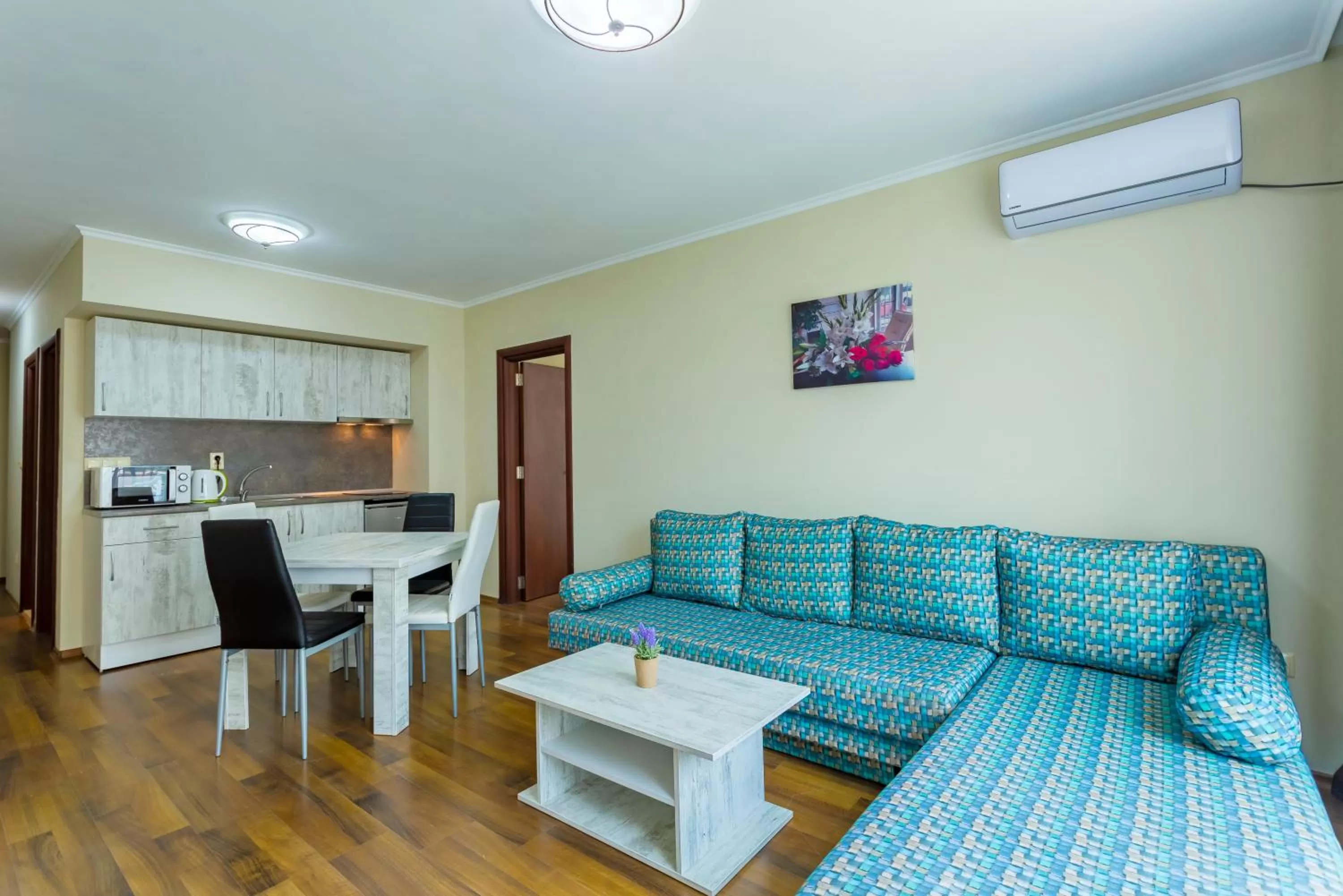 Living room, Seating Area in Rose Gardens Apart Hotel