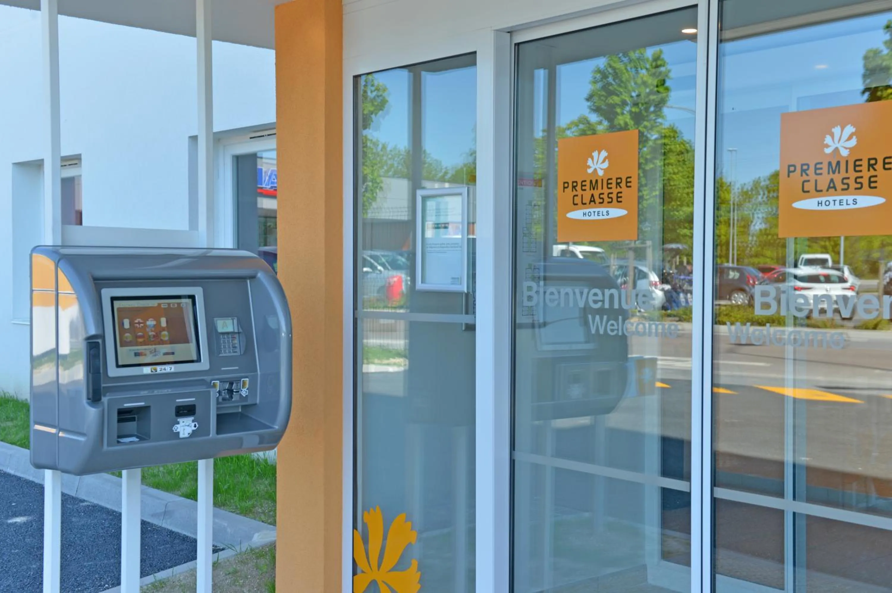 Facade/entrance in Premiere Classe Reims Nord - Bétheny