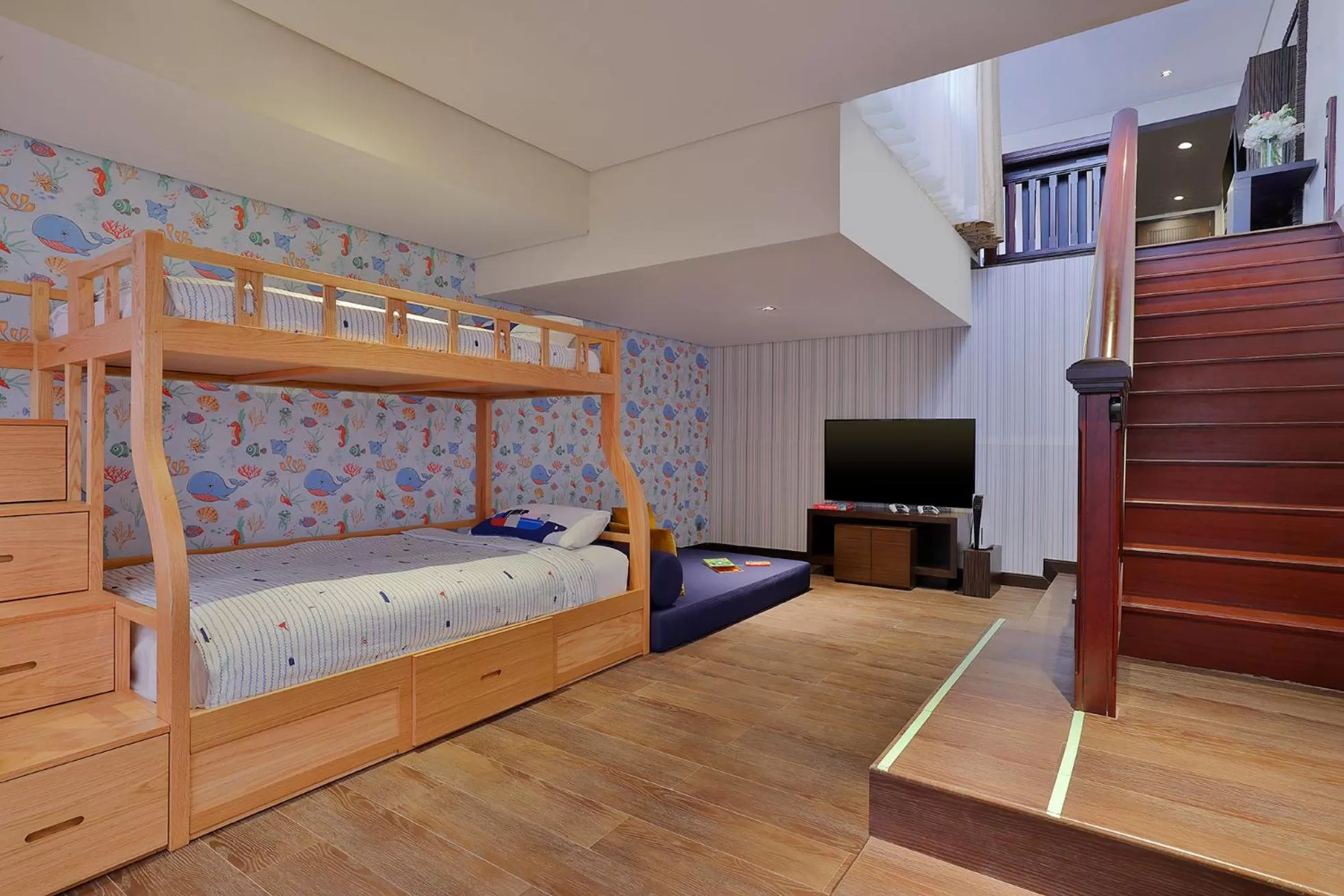 children, Bed in Anantara The Palm Dubai Resort