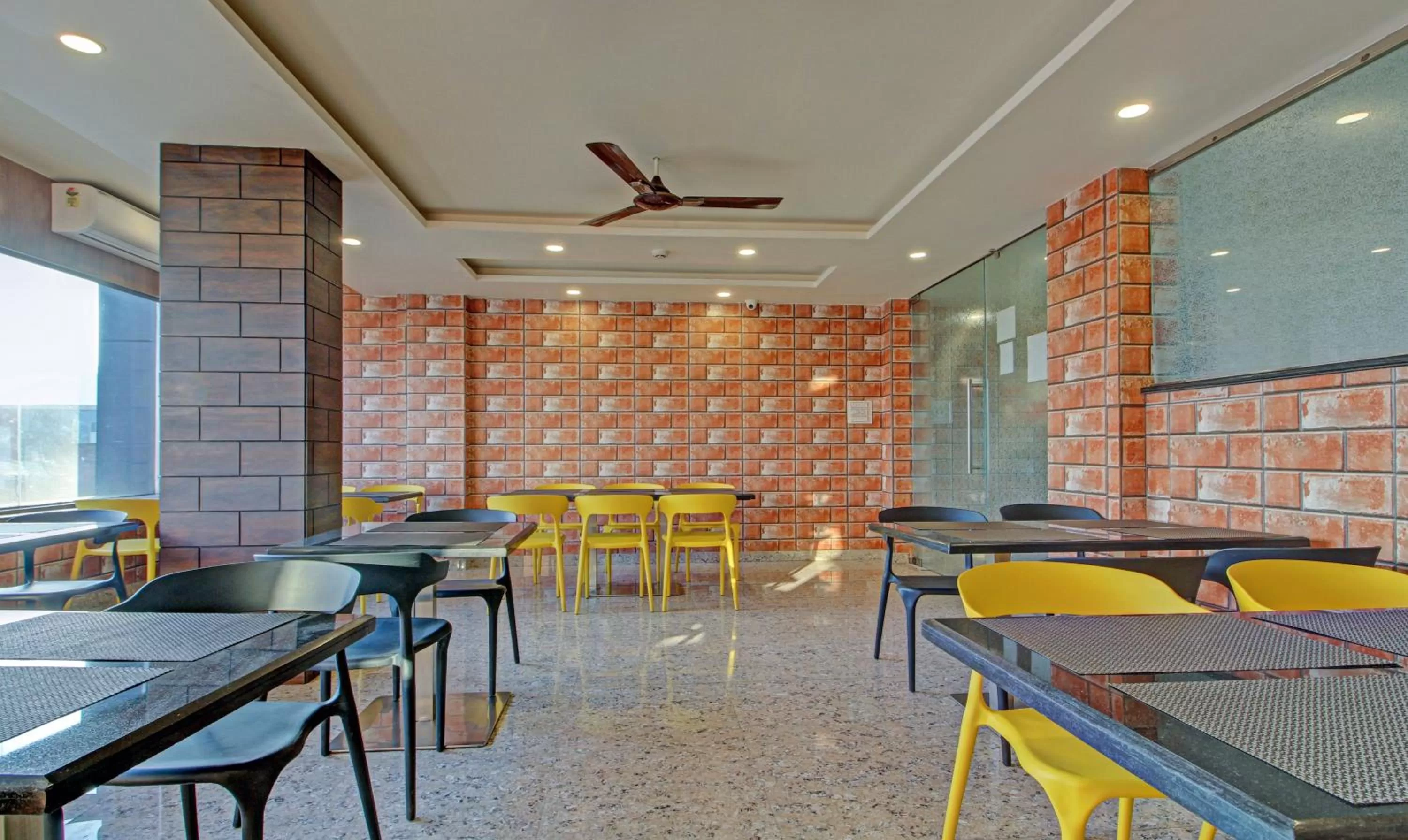 Restaurant/places to eat in Treebo Golden Heights