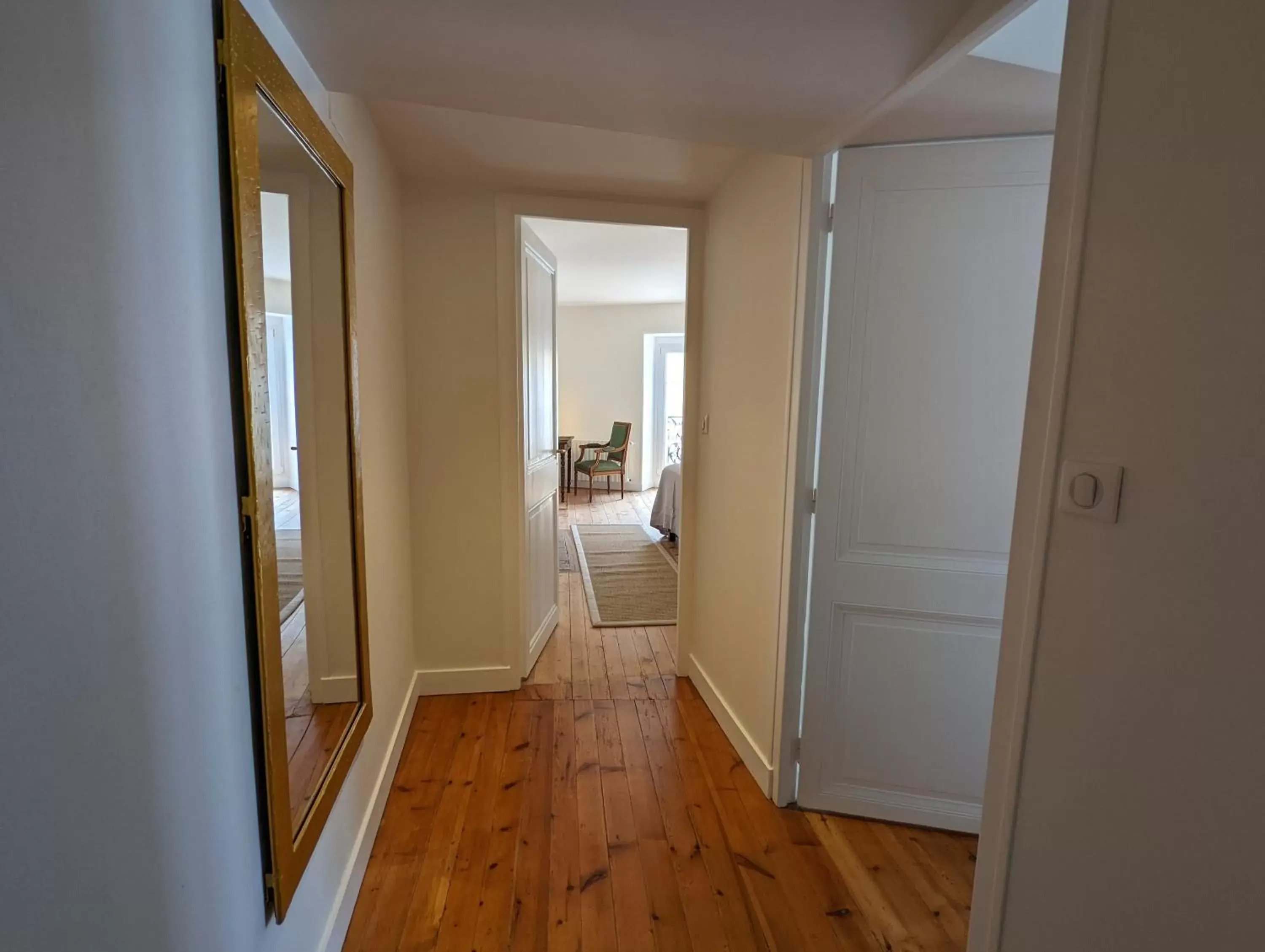 Triple Room with Private Bathroom in Logis des Tourelles Triple Room with Private Bathroom in Logis des Tourelles