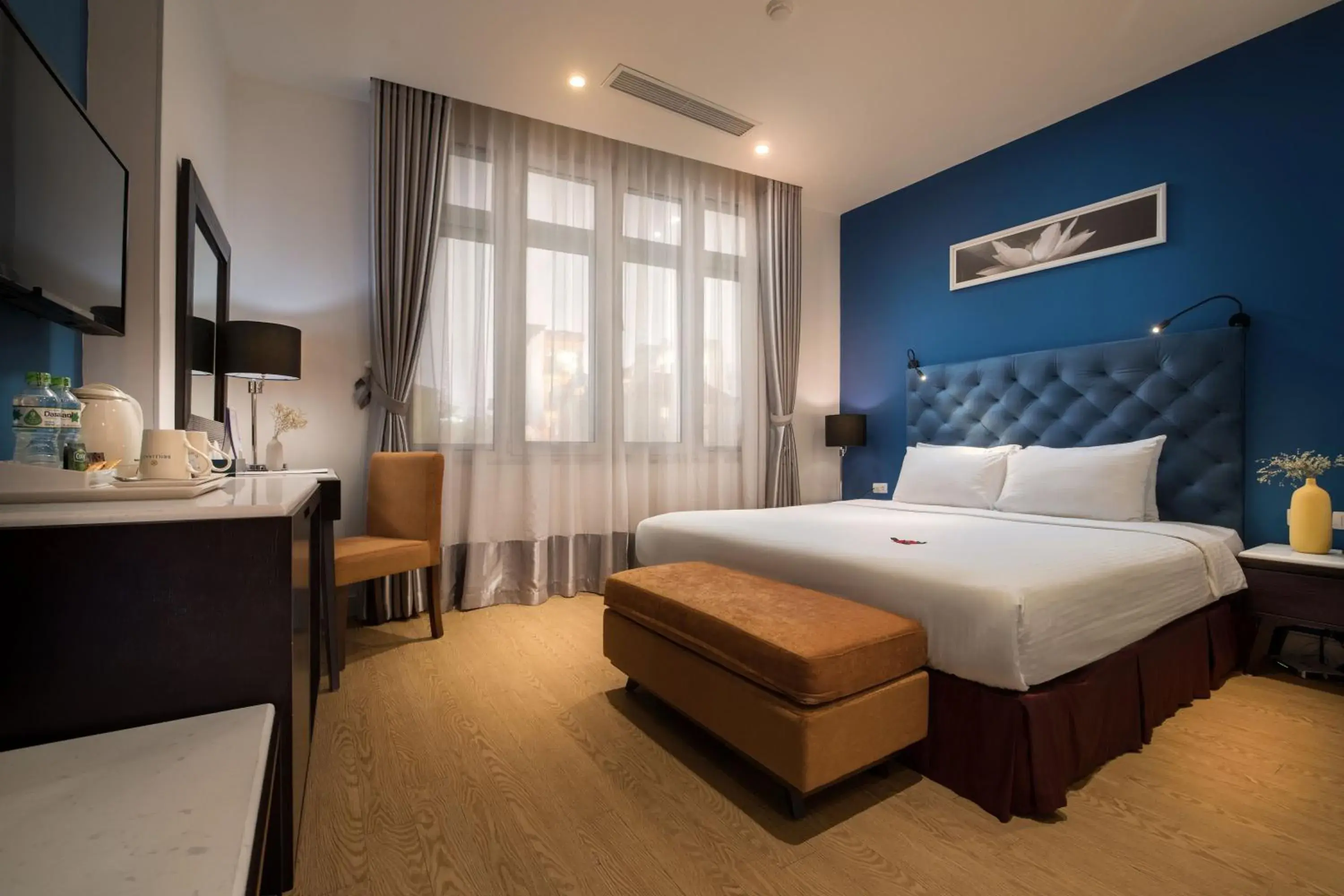 Junior Suite with City View in Hanoi Brilliant Hotel & Spa Junior Suite with City View in Hanoi Brilliant Hotel & Spa