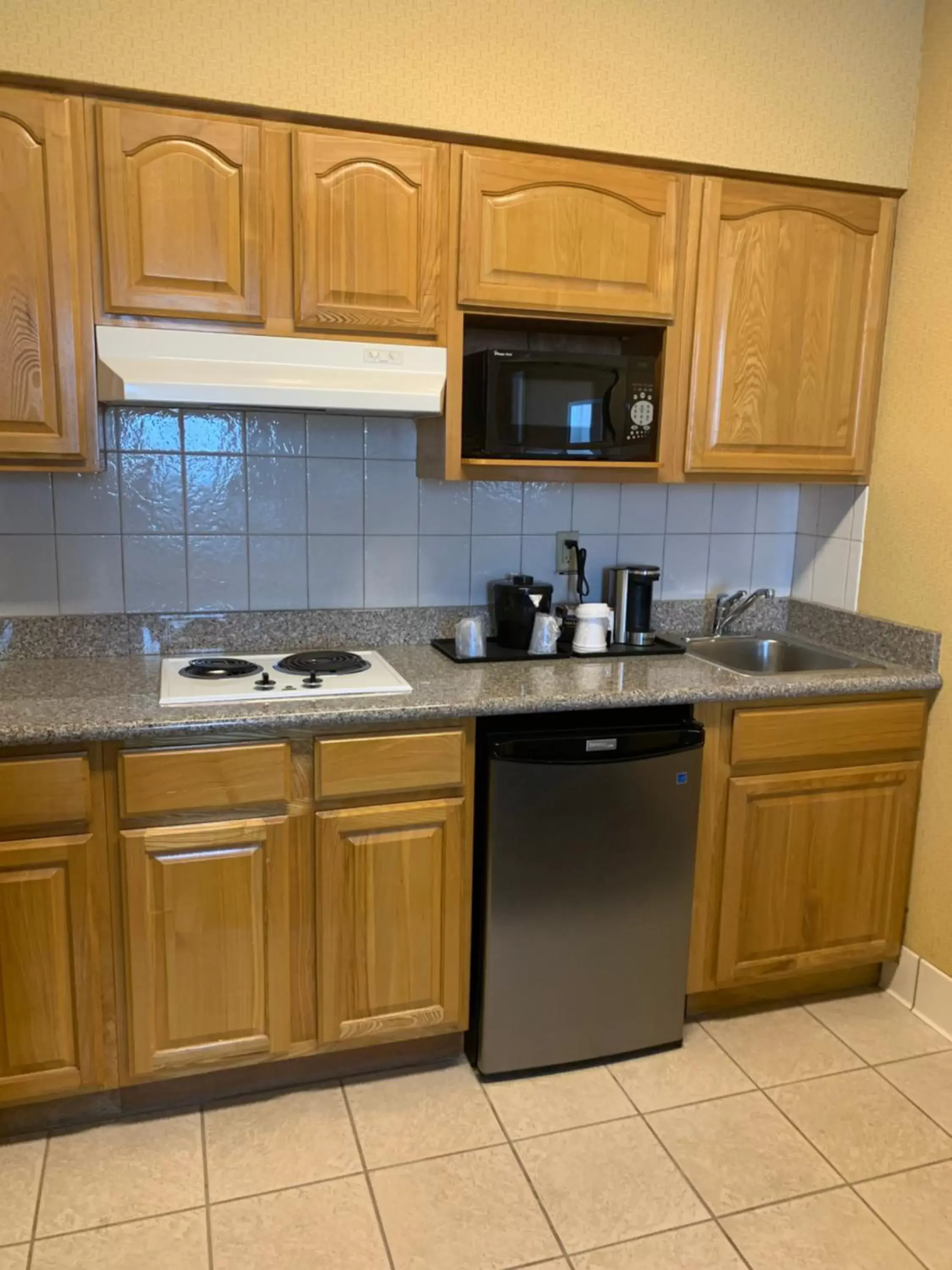 Queen Suite - Disability Access in Country Inn & Suites by Radisson, San Jose International Airport, CA Queen Suite - Disability Access in Country Inn & Suites by Radisson, San Jose International Airport, CA