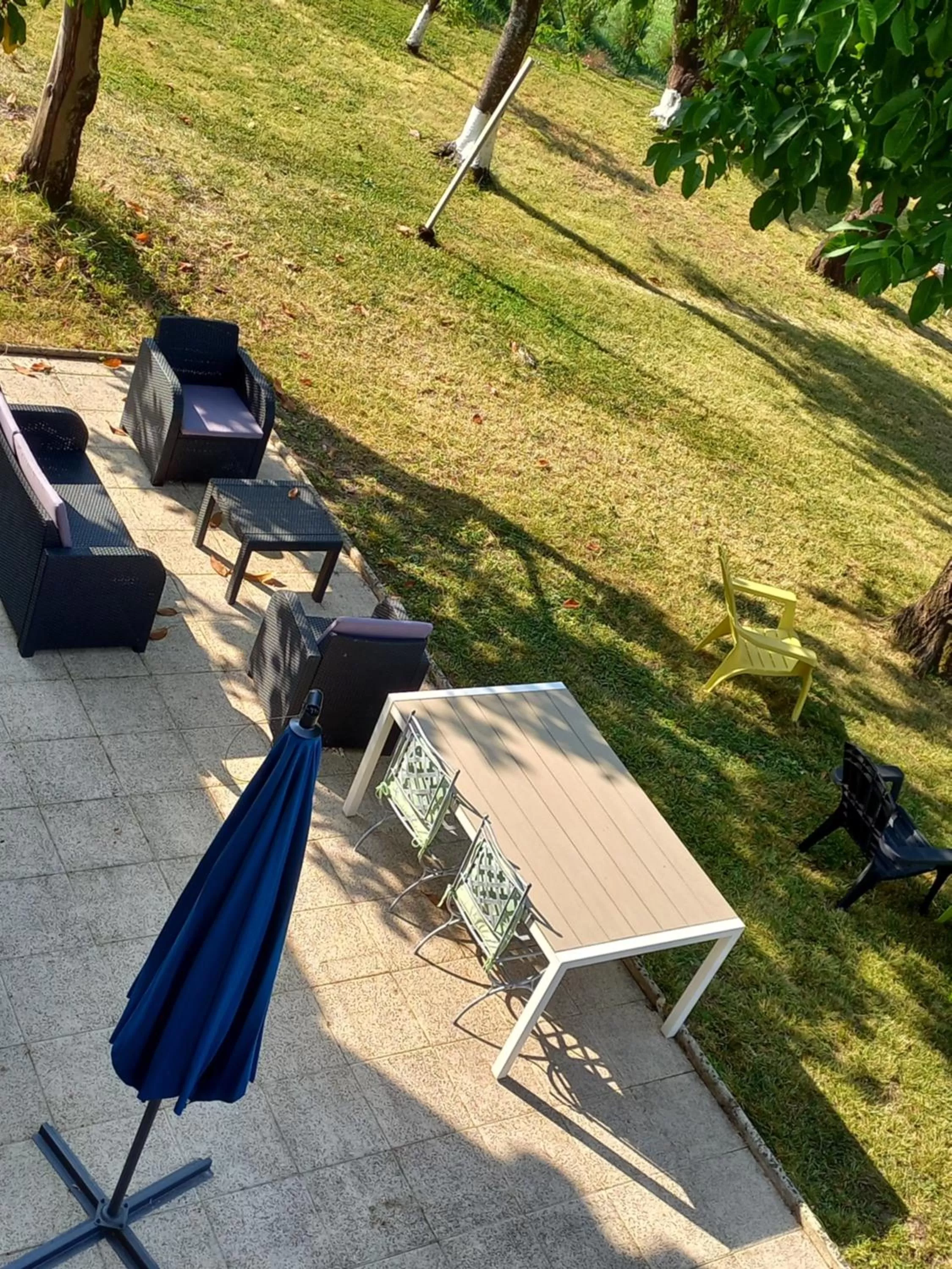 Patio in Chambres d'Hôtes Le Moulin à Epices