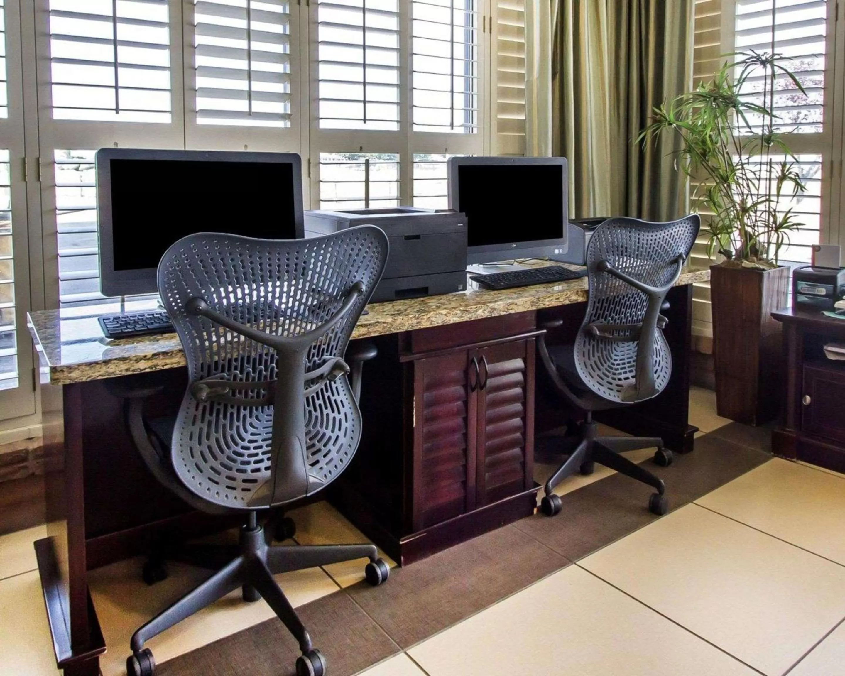 On-site shops in Quality Inn Deming