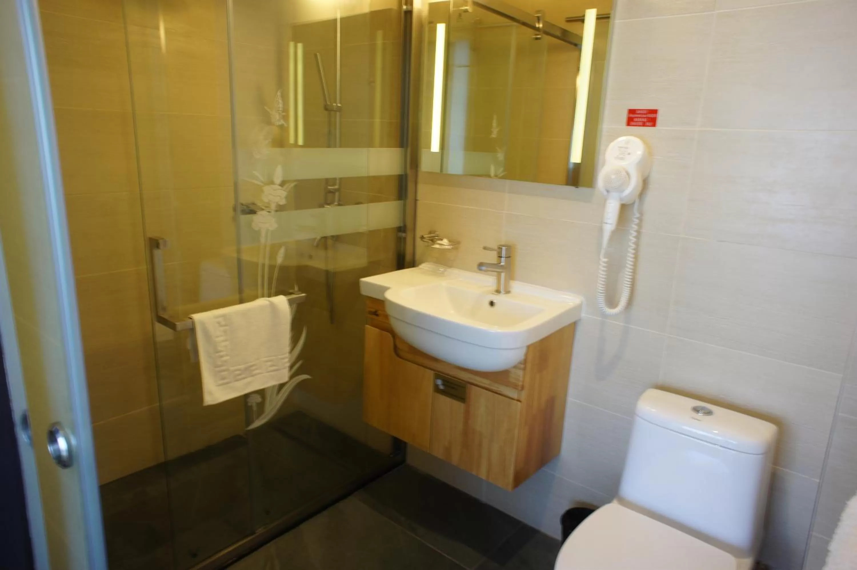 Bathroom in Central Hotel