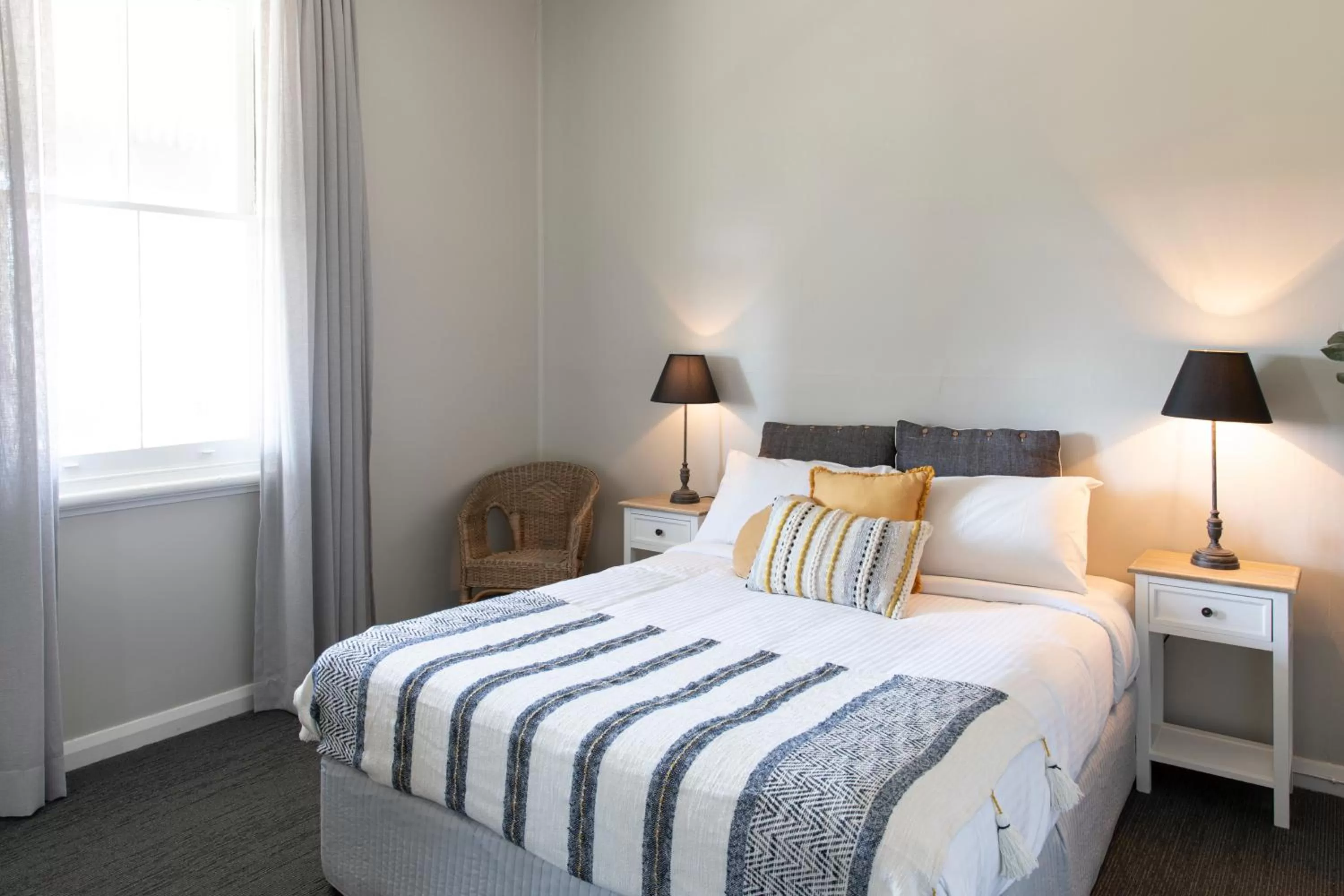 Bed in Robertson Public House and Kitchen