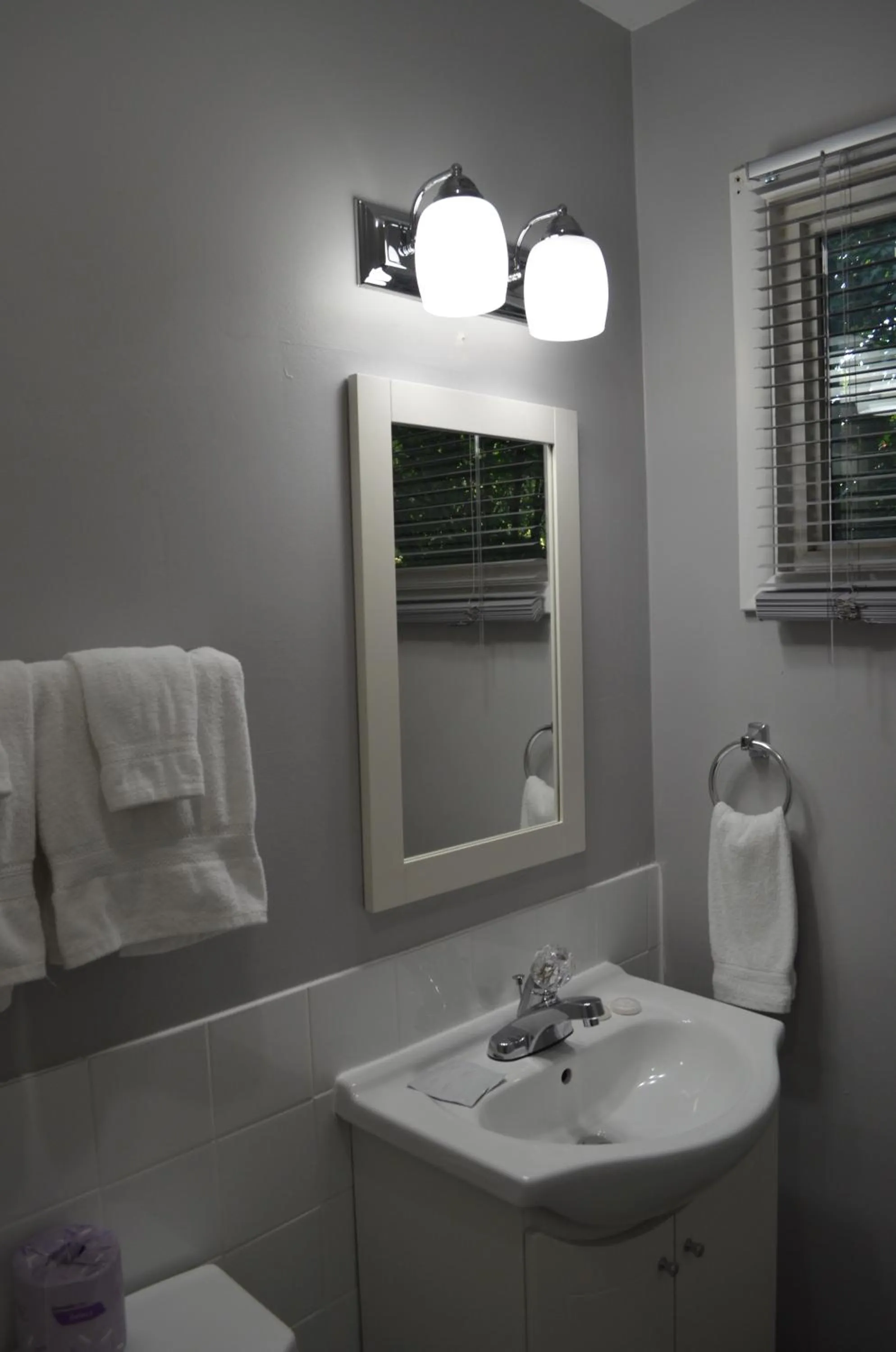 Bathroom in Studio 1 Motel