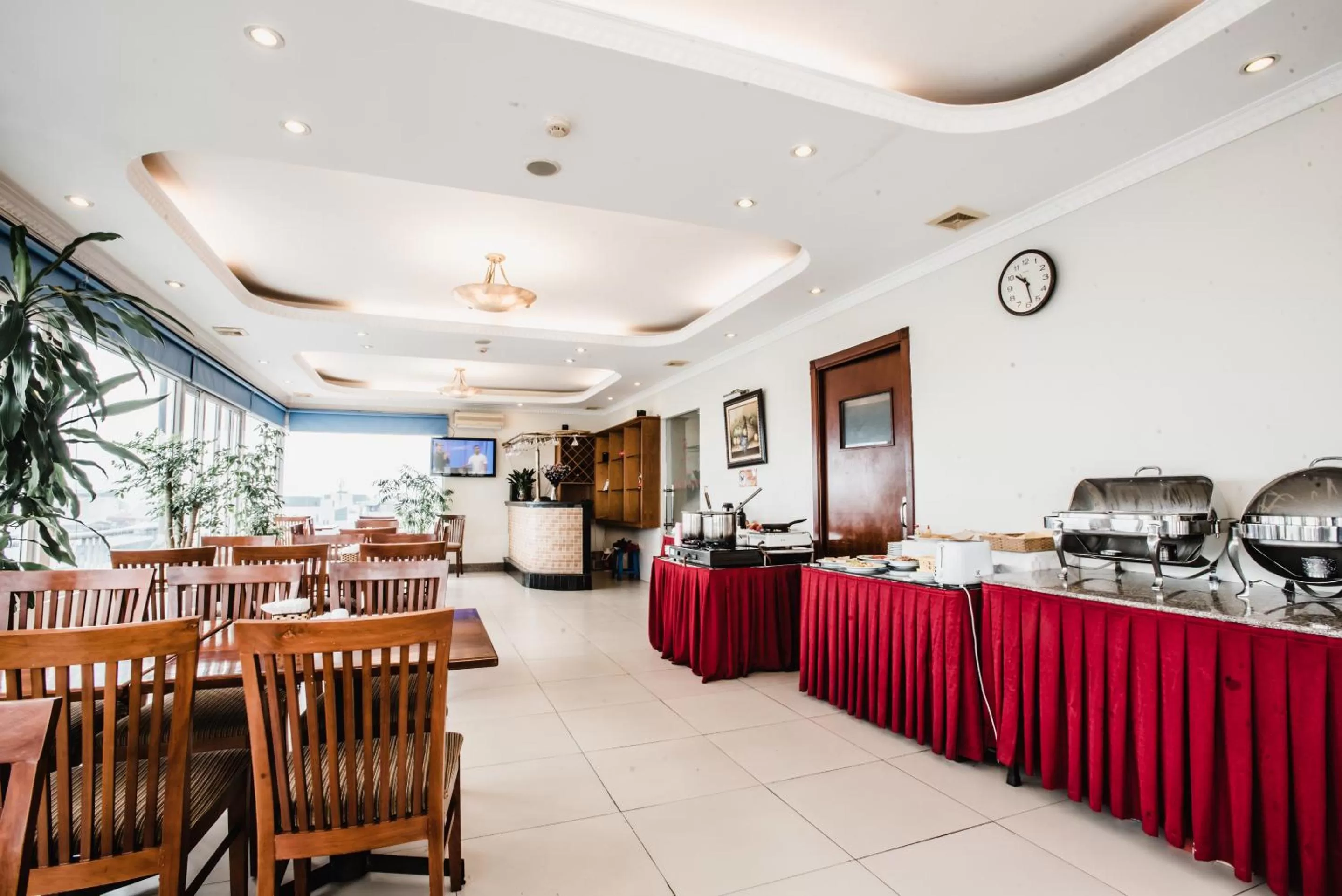 Restaurant/places to eat in HANZ Sunny 2 Hotel Hanoi