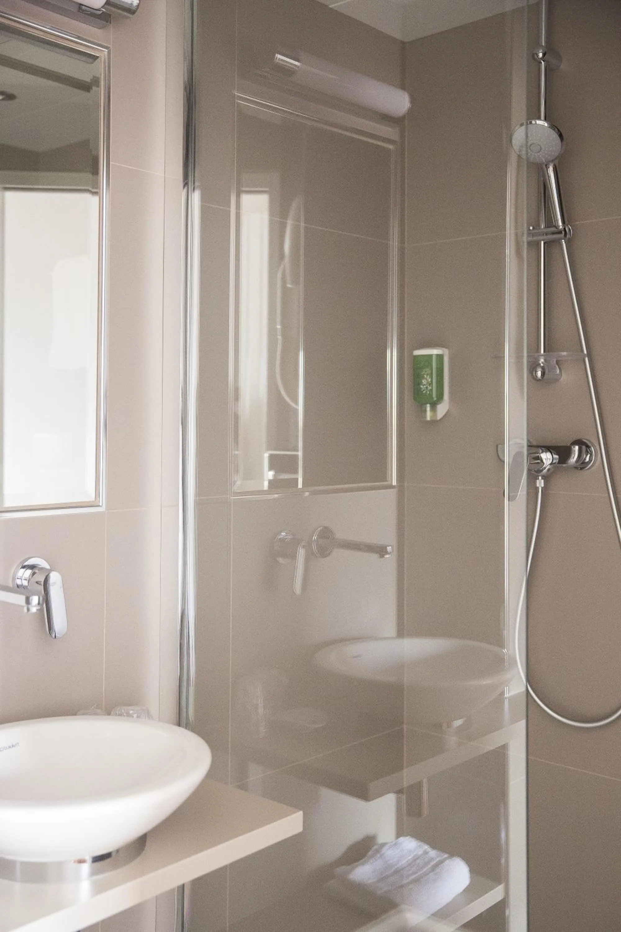 Bathroom in New Orient Hotel