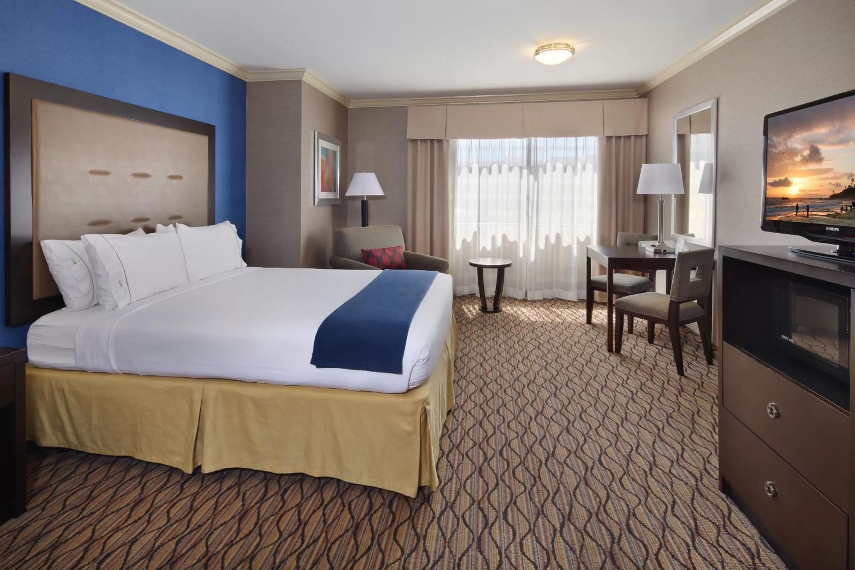 Photo of the whole room, Bed in Holiday Inn Express Port Hueneme by IHG