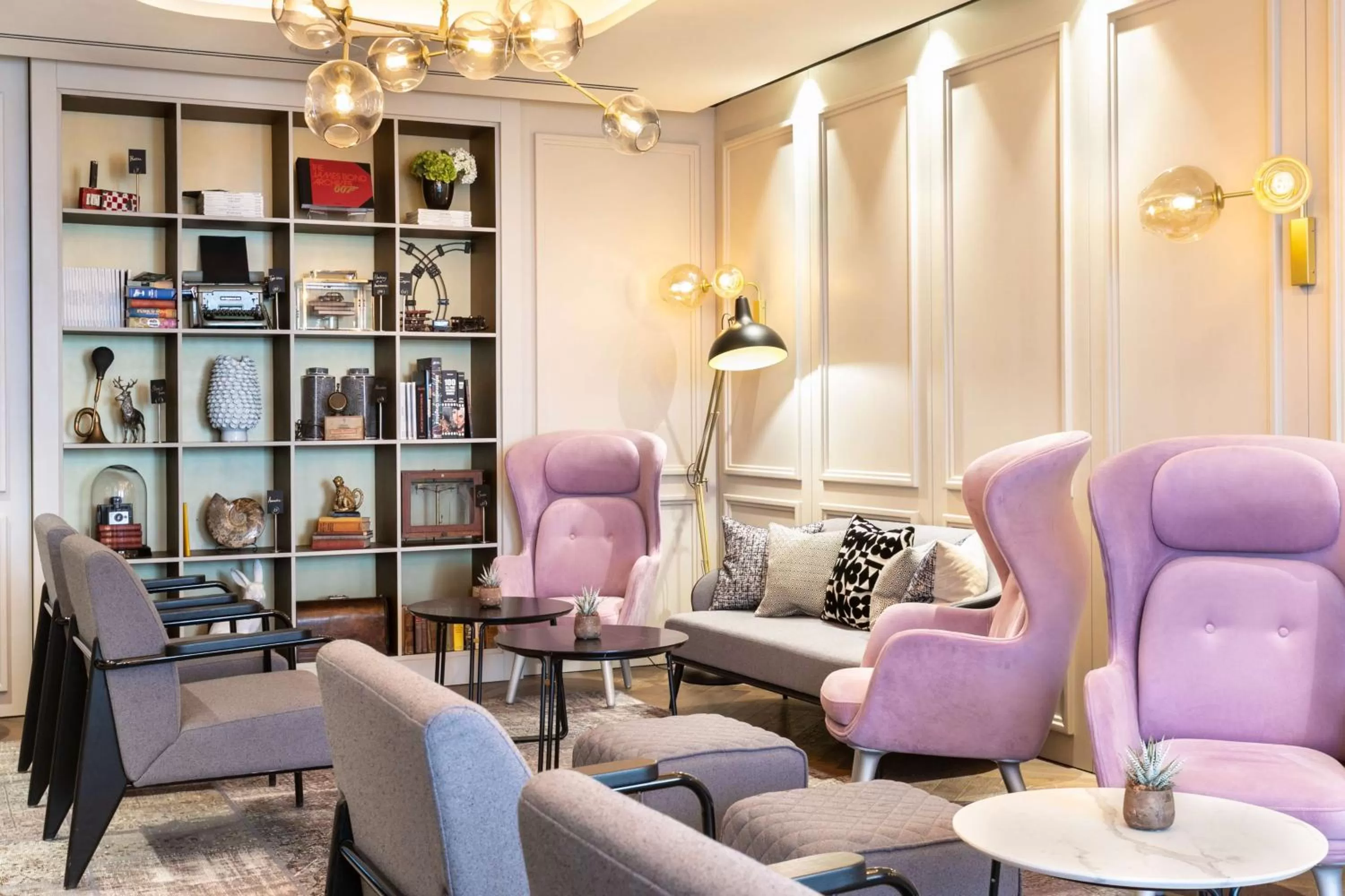 Lounge or bar in Holmes Hotel London