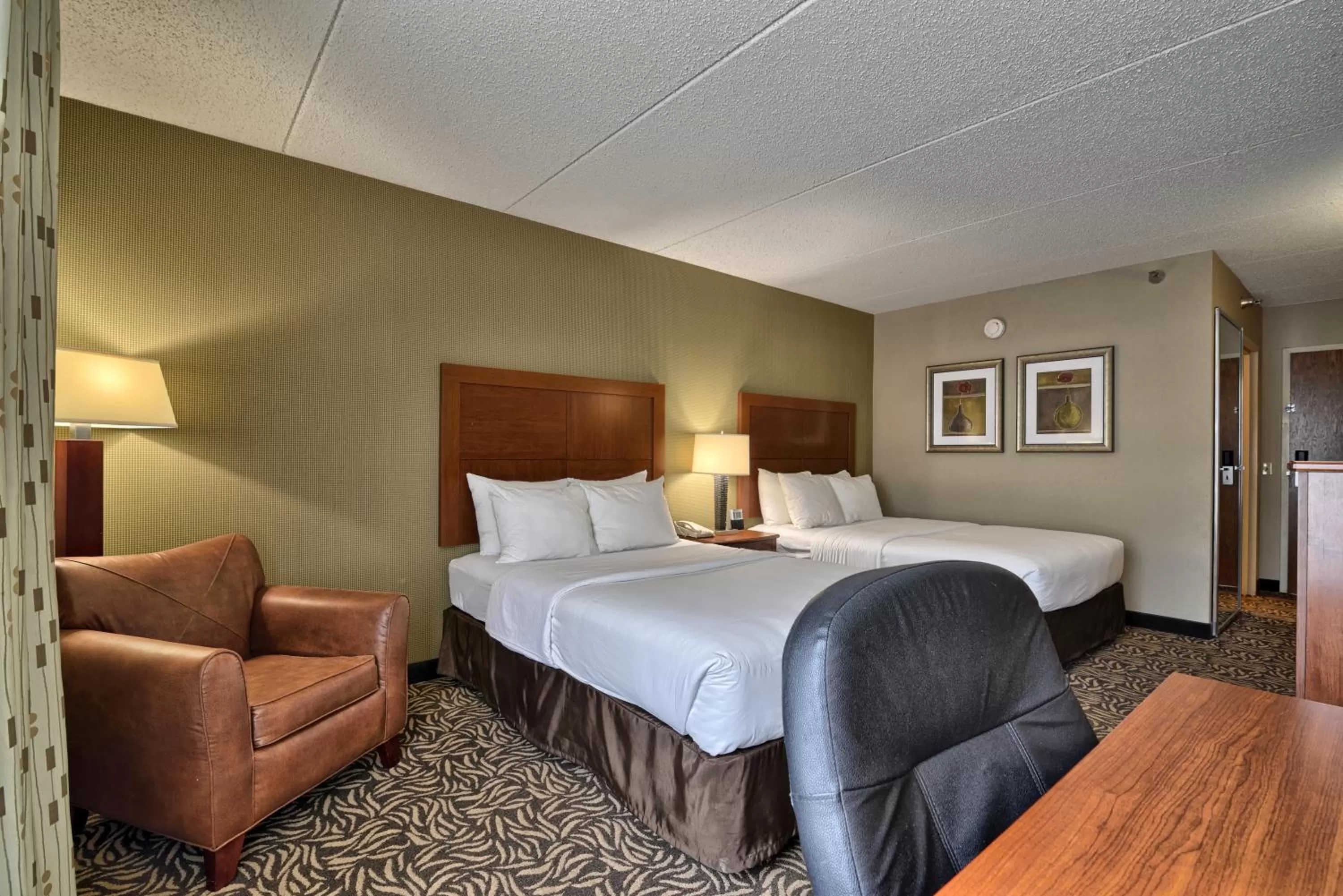 Bedroom, Bed in Clarion Inn & Suites Cortland - University Area