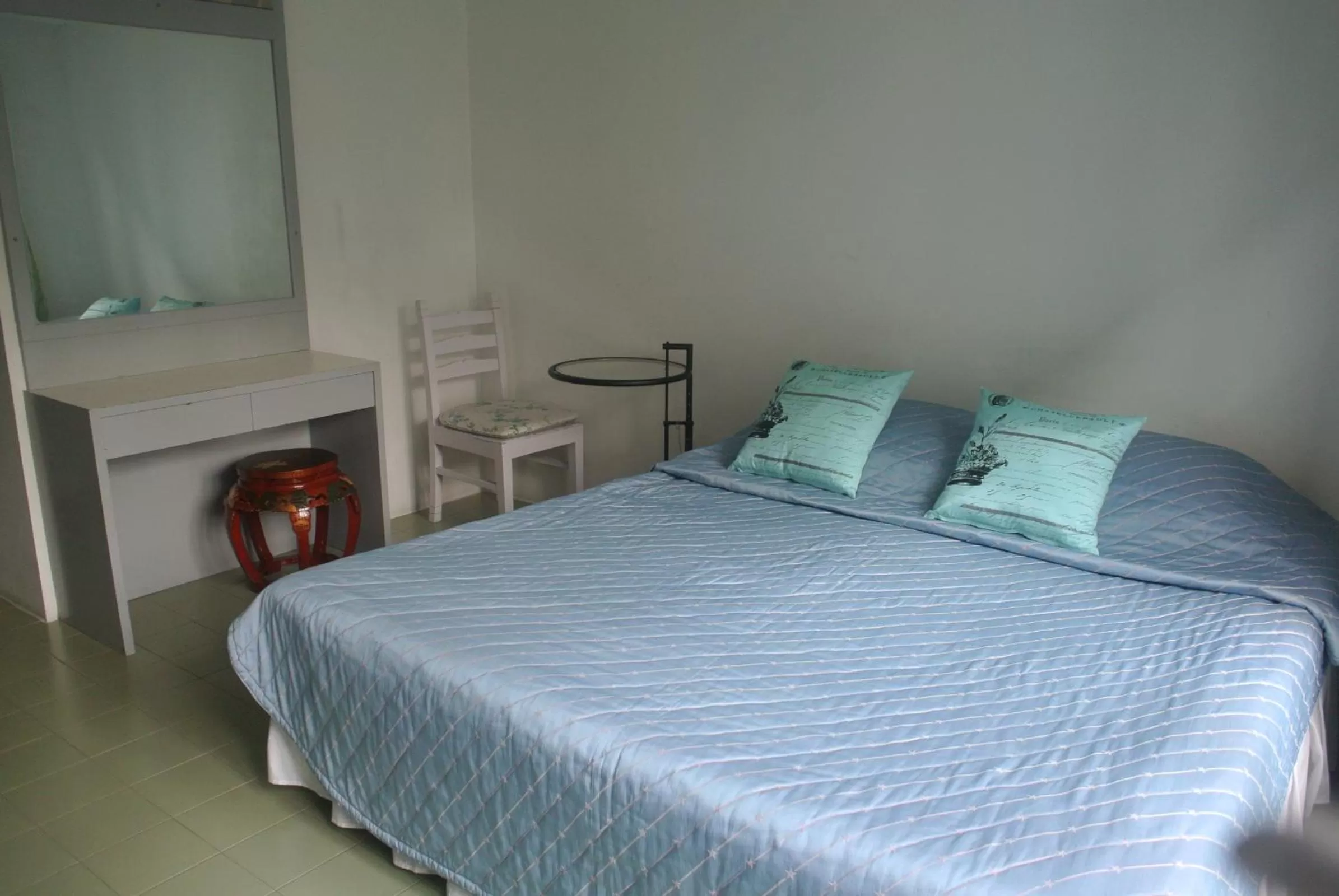 Photo of the whole room in Oriental Smile Hotel