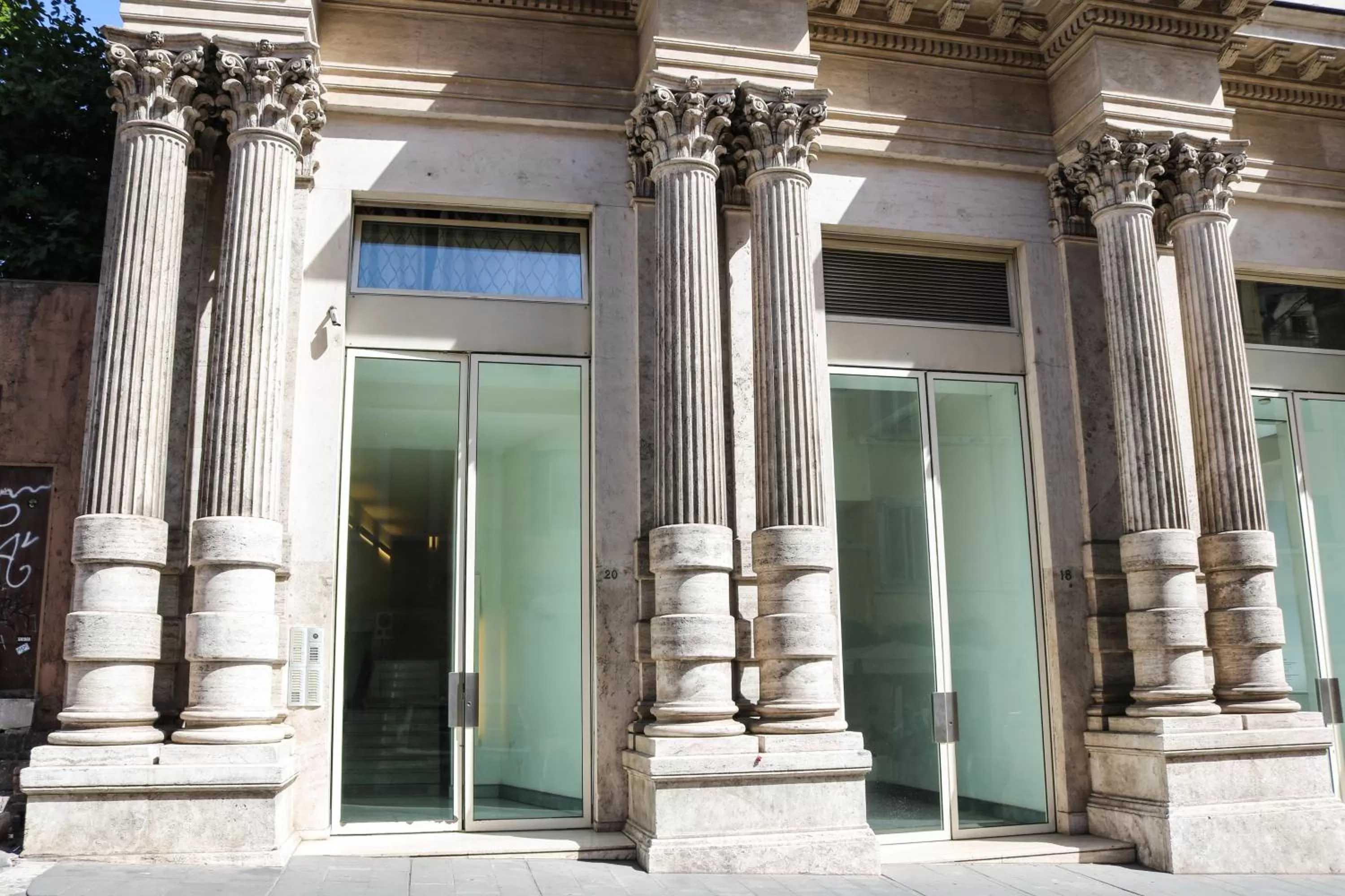 Facade/entrance in Rome Kings Suite