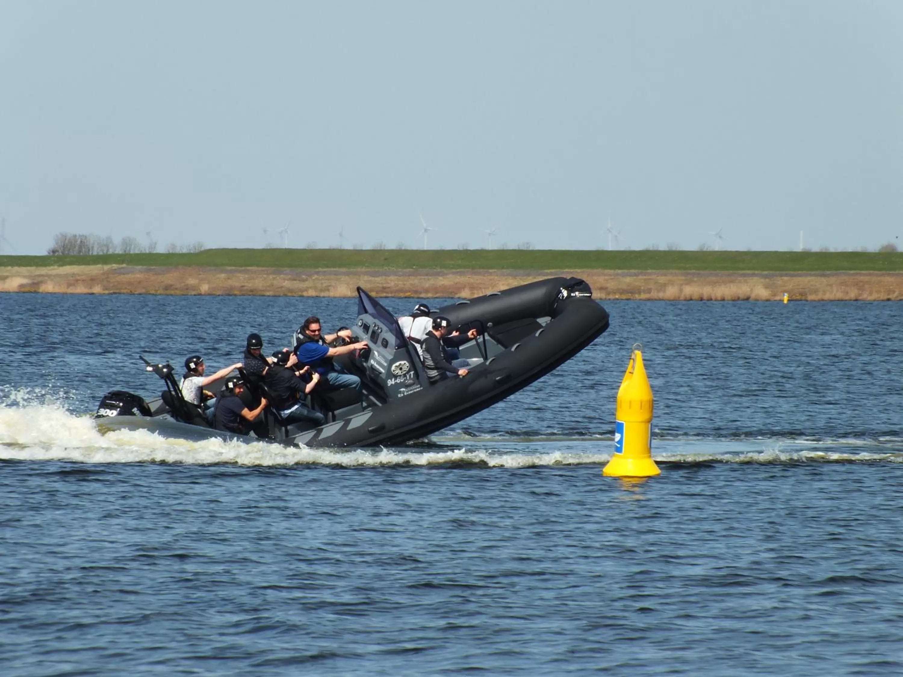 Canoeing in Waterrijk Oesterdam Hotel
