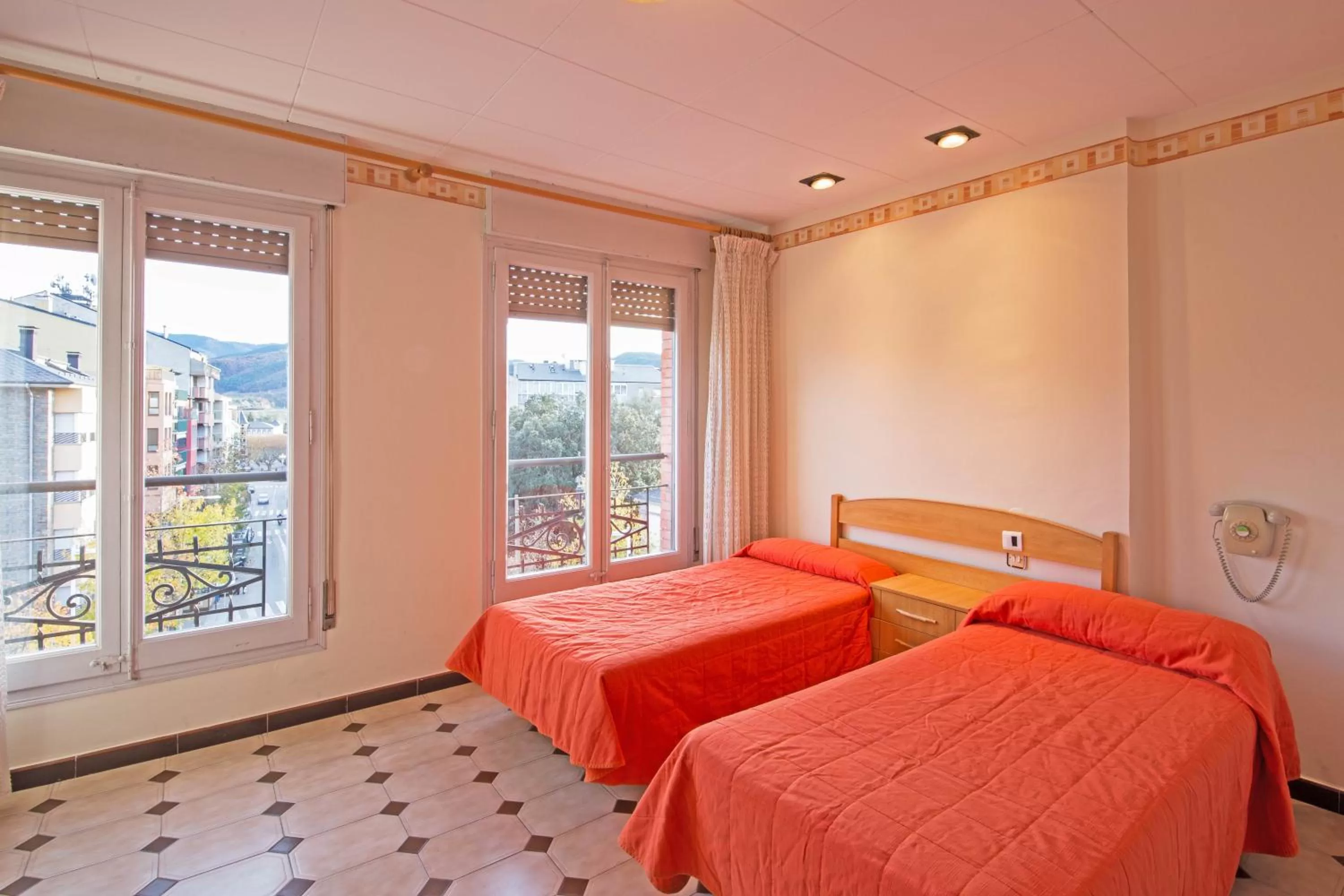 Photo of the whole room, Bed in Hotel Avenida