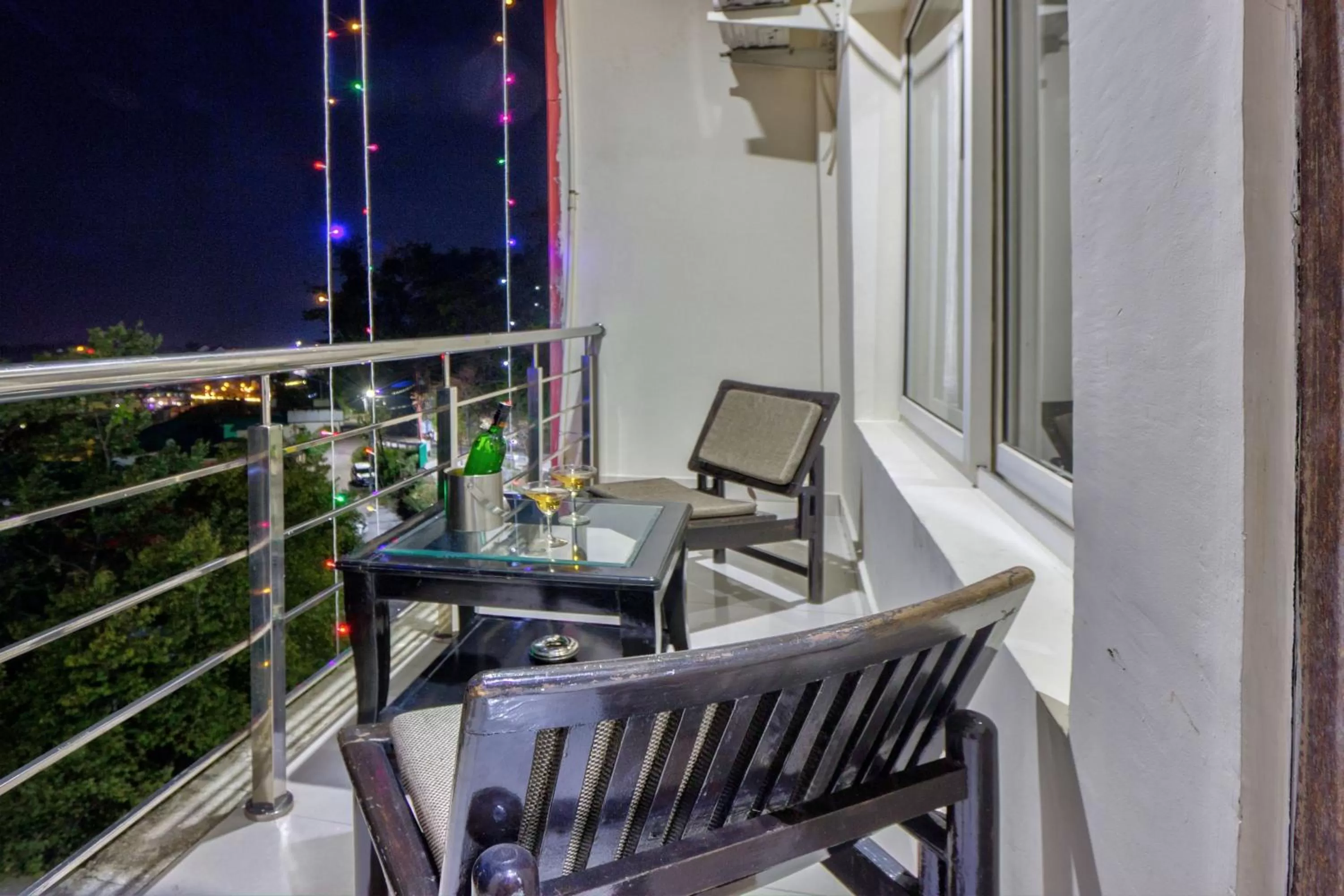 Balcony/Terrace in Hotel Bliss Valley - Hotel in Dharamshala