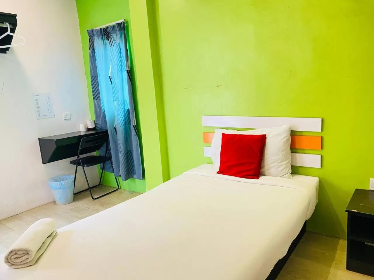 Bed in Orange Hotel Segamat