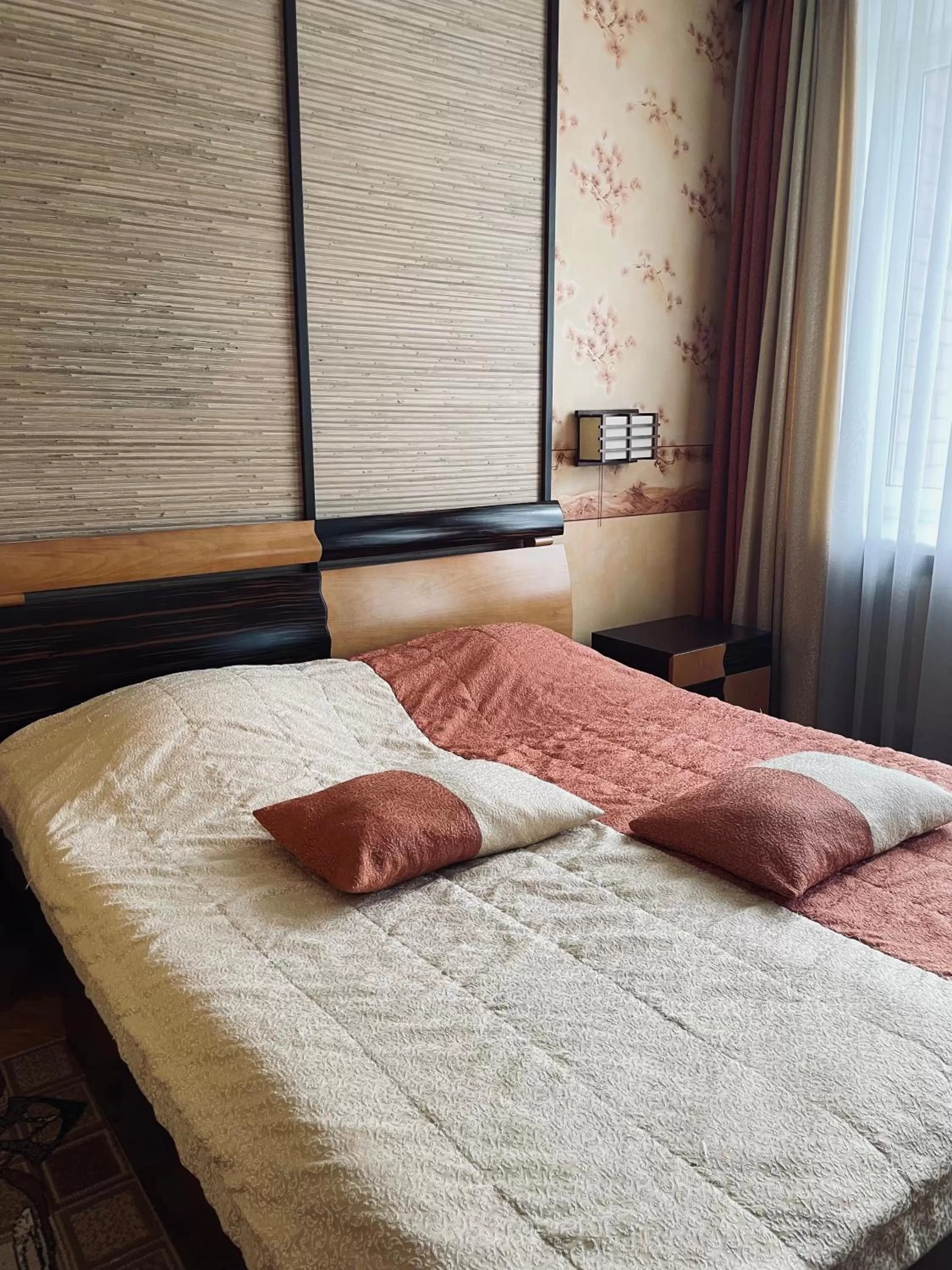 Bed in Hotel Prydesnyansky