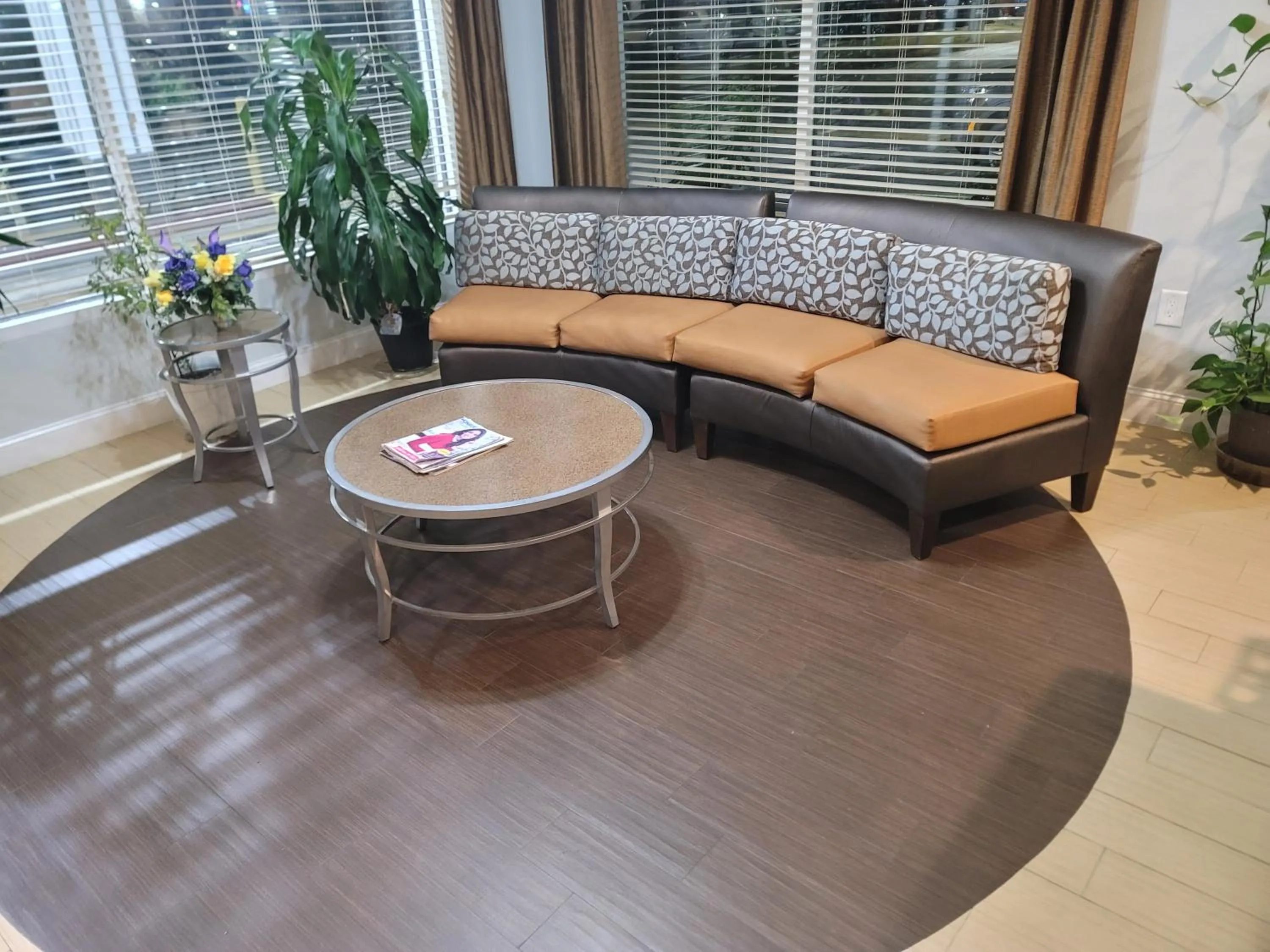 Property building in Studio 6 Suites Hinesville, GA