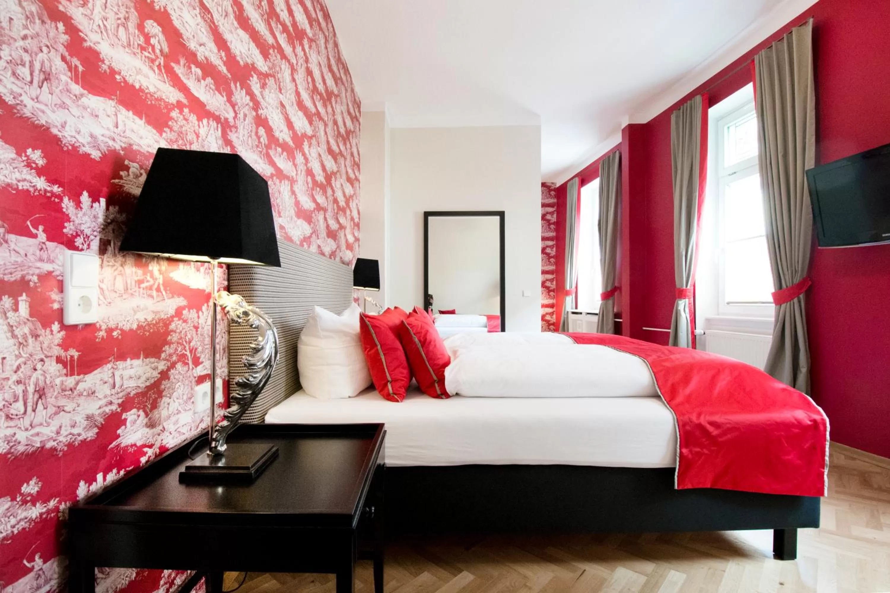 Photo of the whole room, Bed in Romantik Hotel Barbarossa