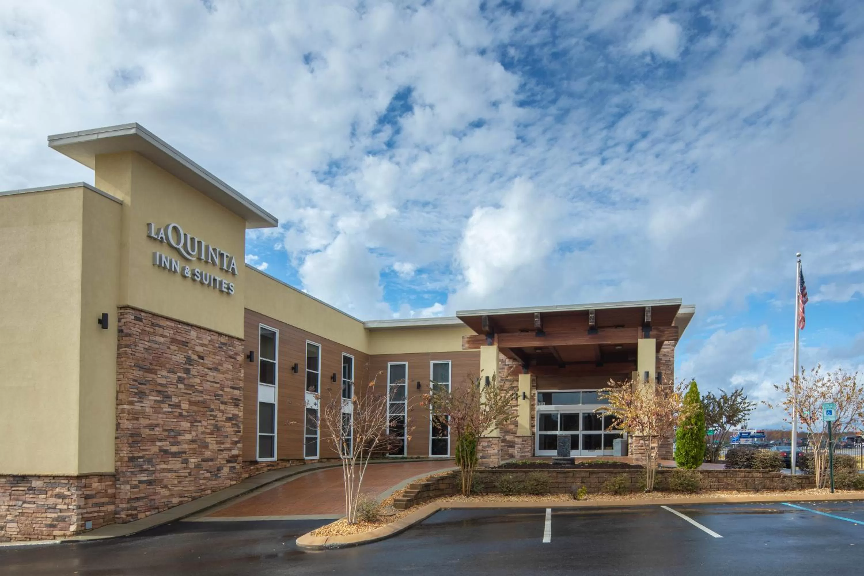 Property building in La Quinta by Wyndham Chattanooga - East Ridge