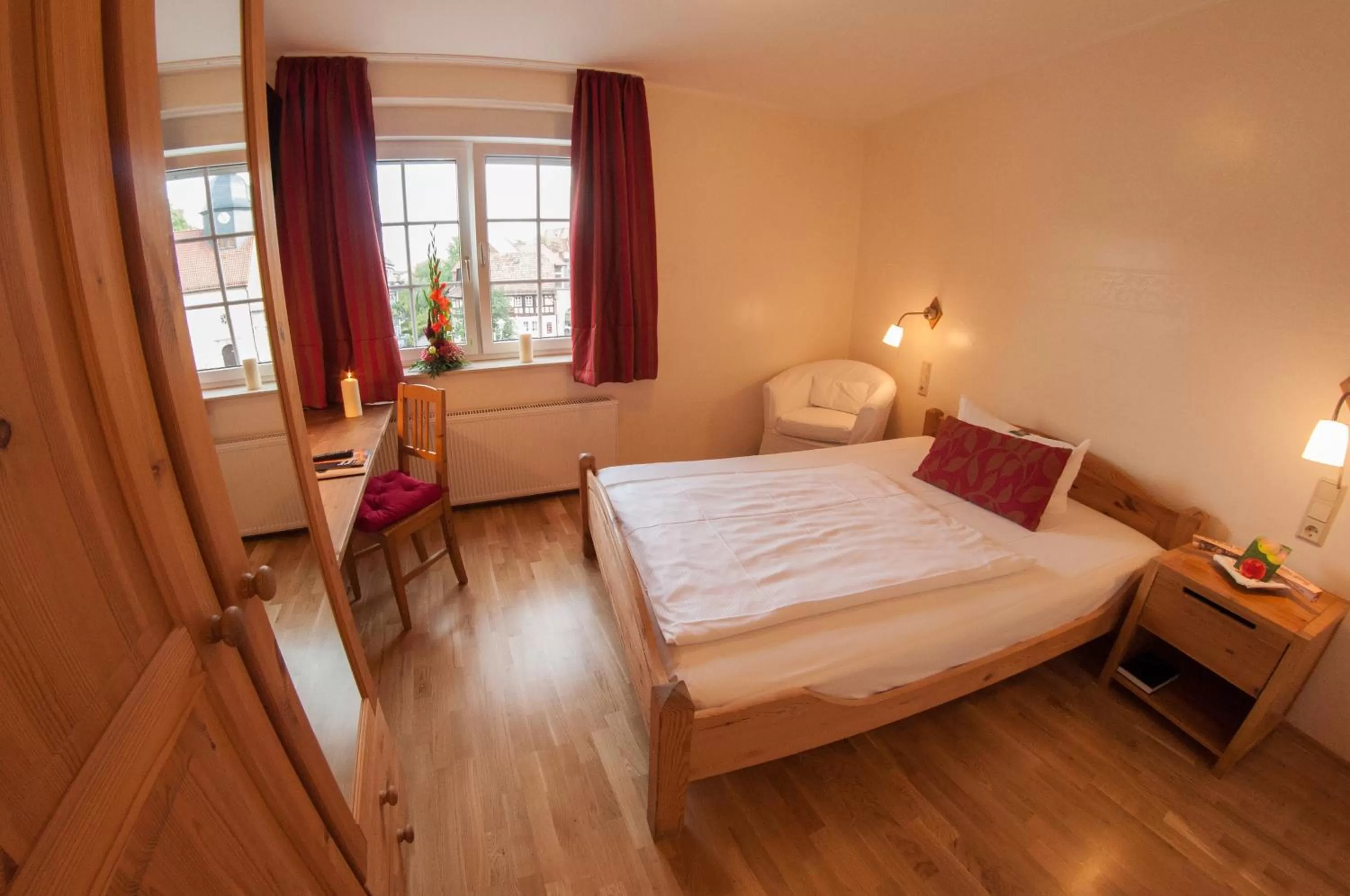 Photo of the whole room, Bed in Ringhotel Lutherhotel Eisenacher Hof