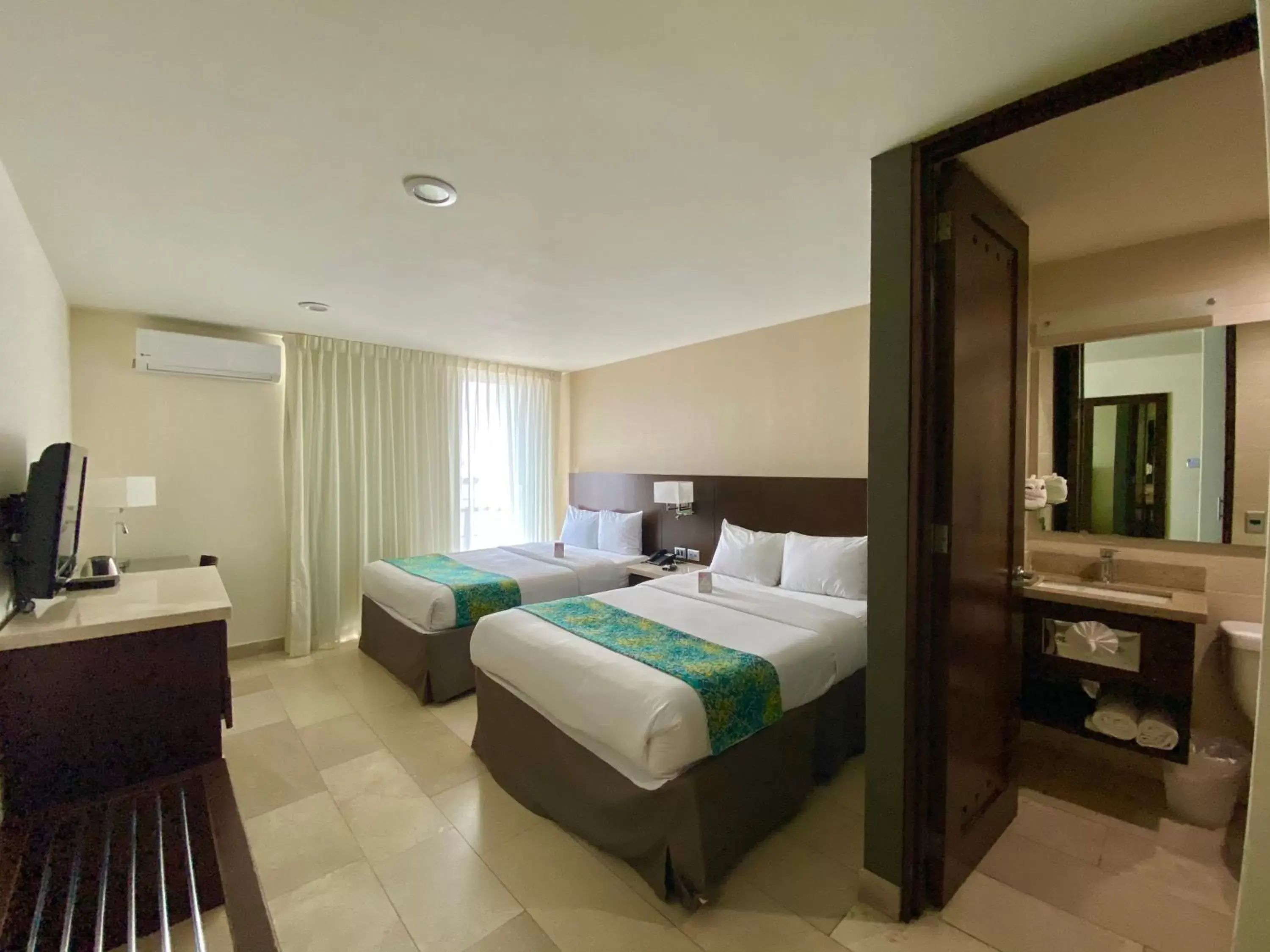 Standard Double Room in Seven Crown La Paz Malecon Standard Double Room in Seven Crown La Paz Malecon