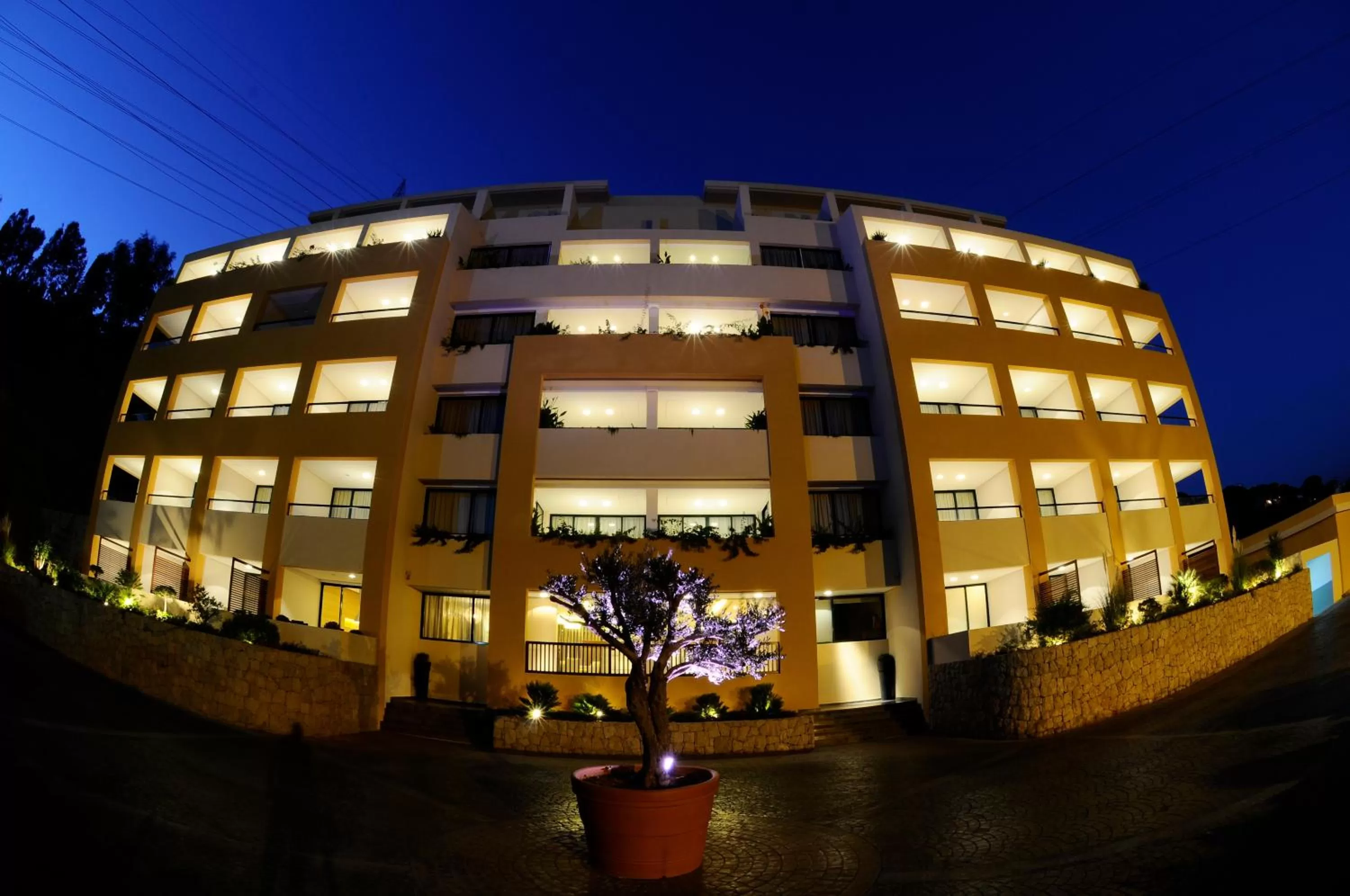Facade/entrance in Country Lodge Hotel & Resort Beirut