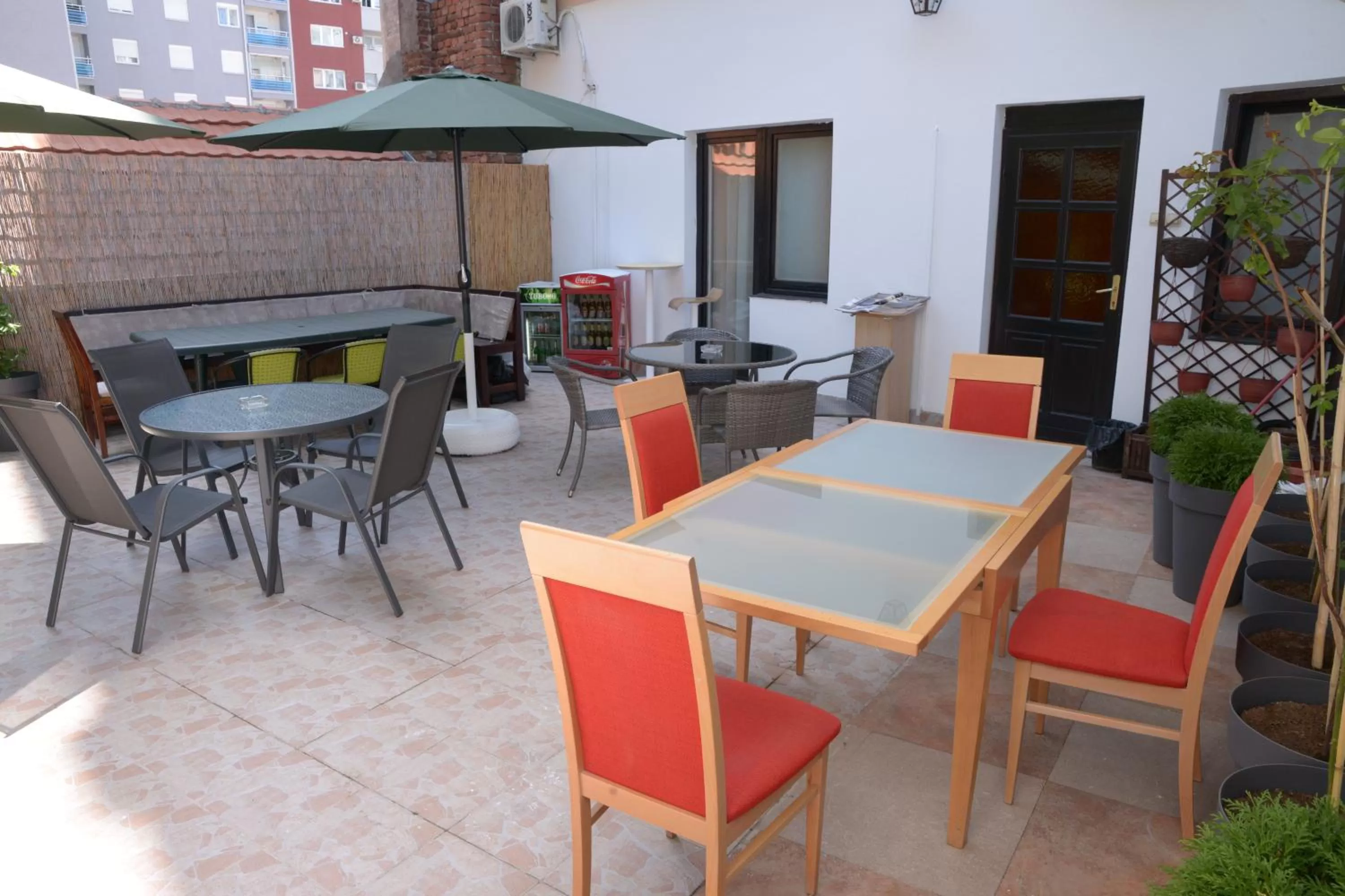 Restaurant/Places to Eat in Guest House GOLDEN COIN