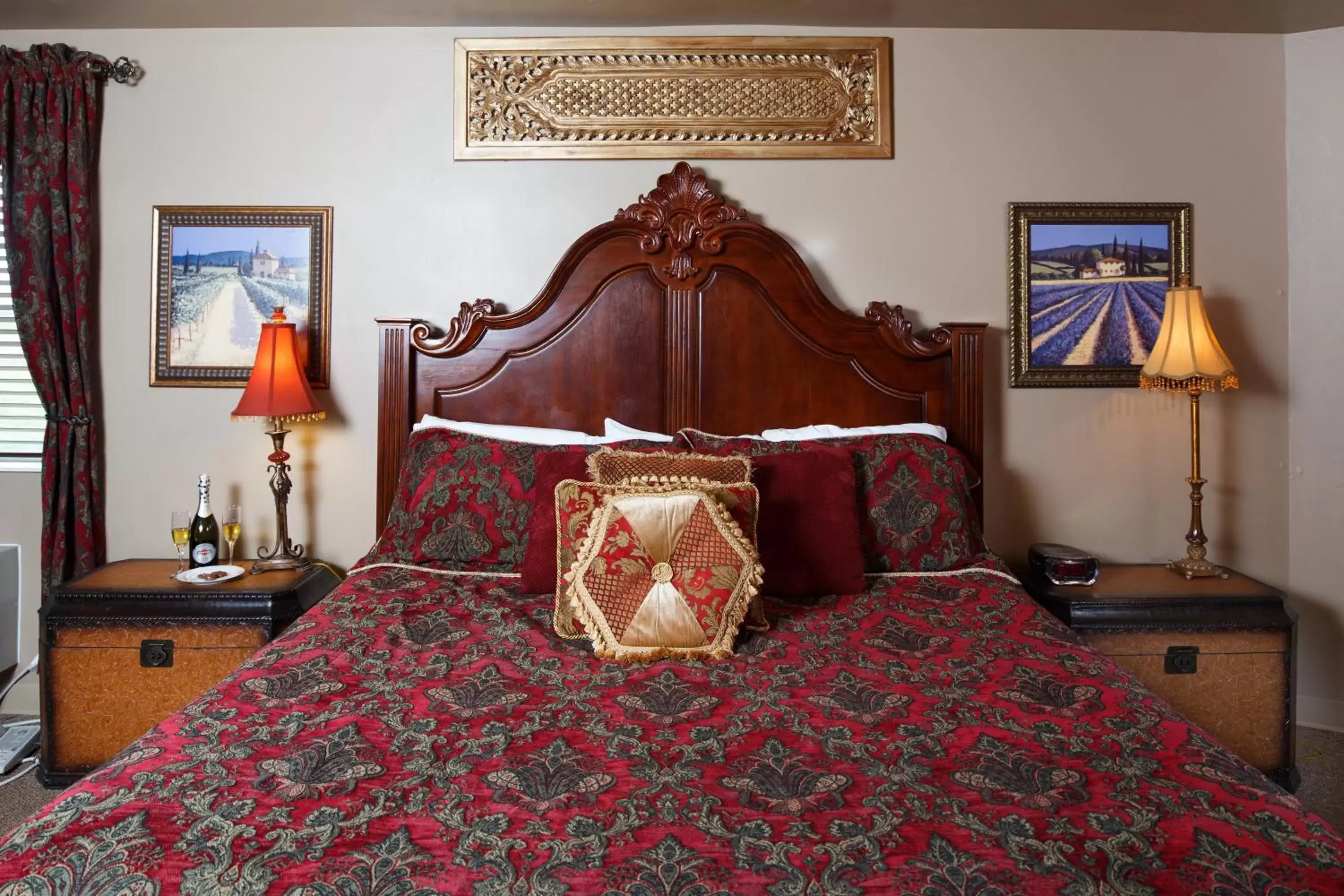 Deluxe Suite with Spa Bath in Hotel J Green Bay Deluxe Suite with Spa Bath in Hotel J Green Bay