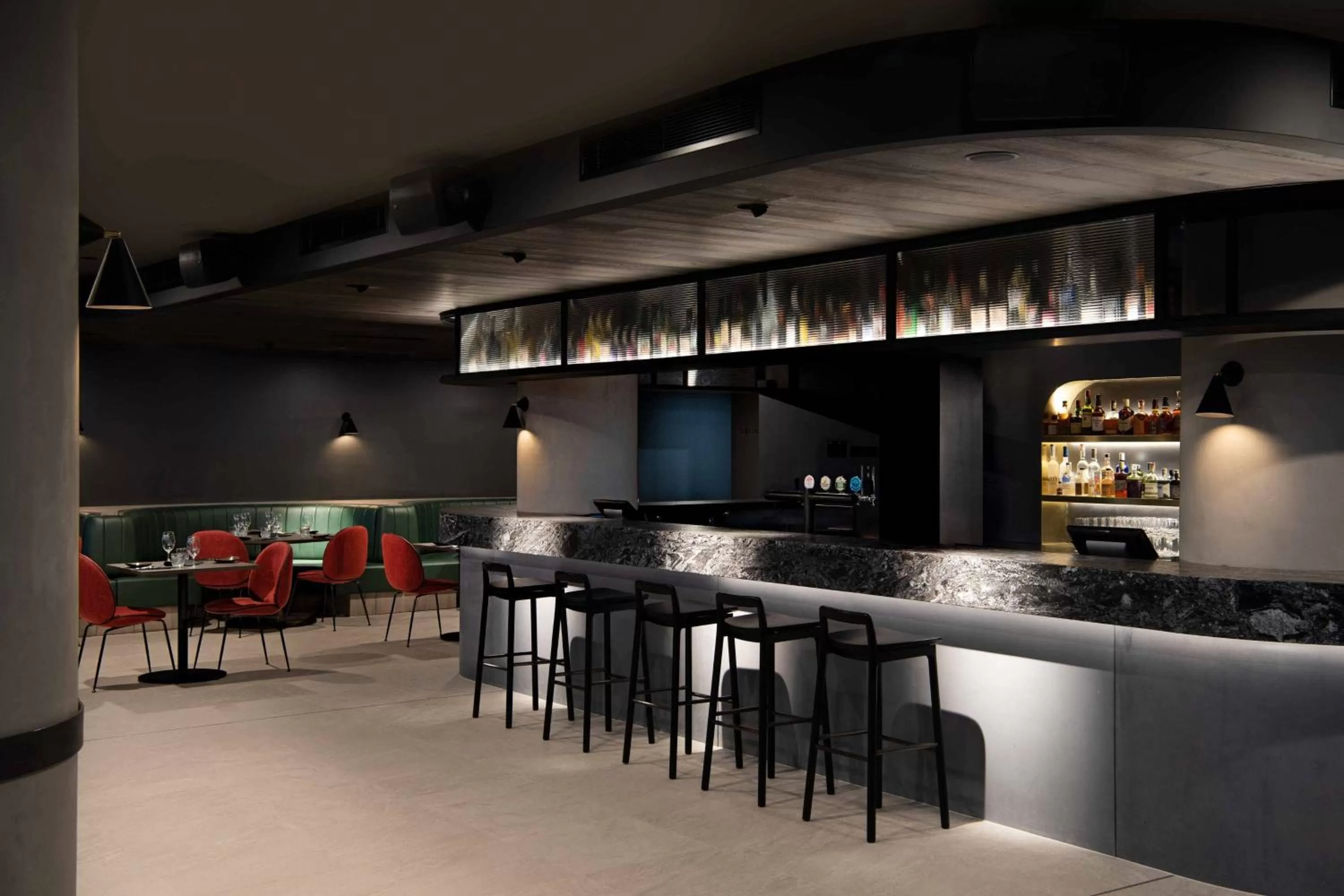 Lounge or bar in Midnight Hotel, Autograph Collection