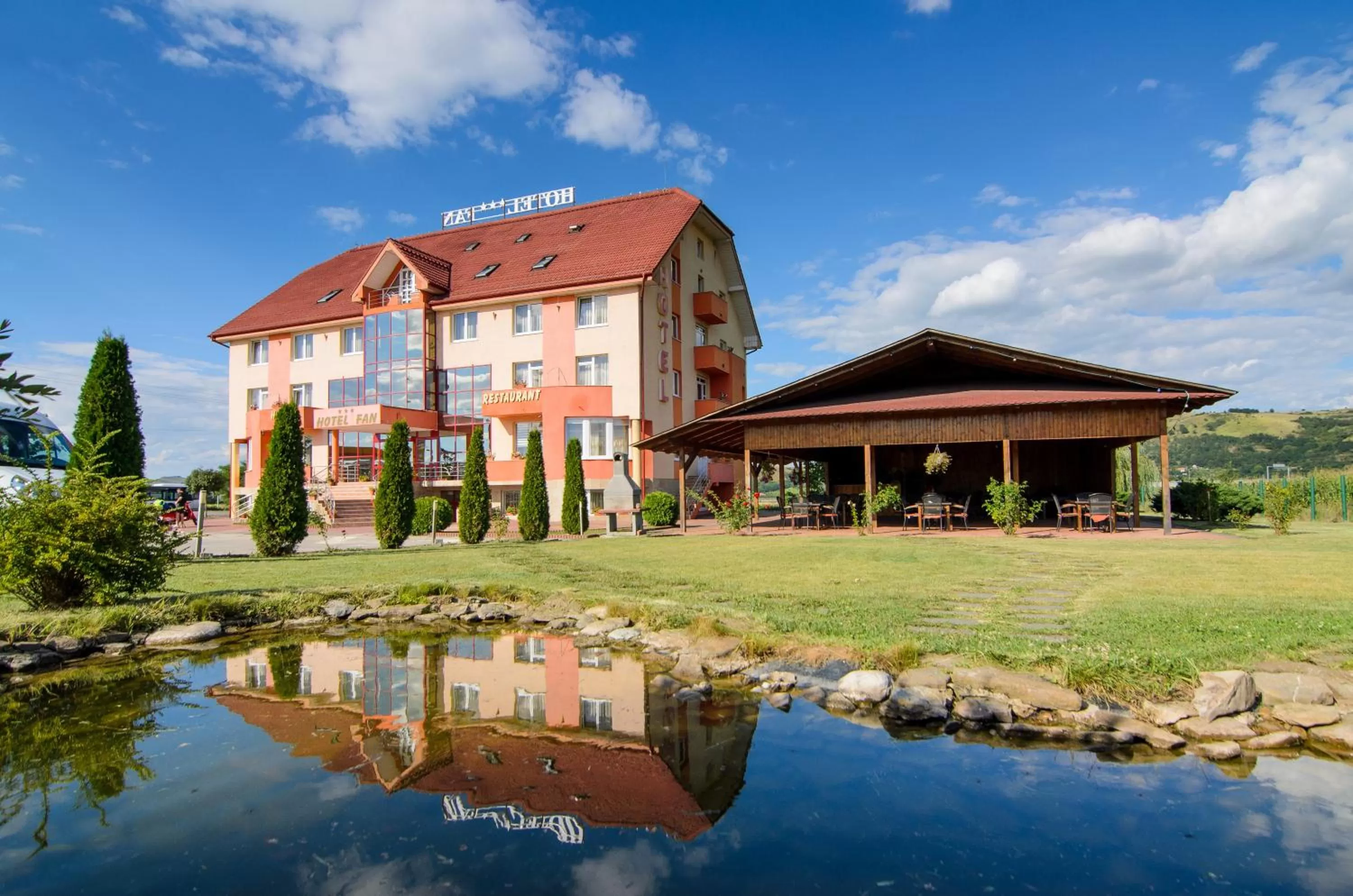 Facade/entrance, Property Building in Hotel FAN Sebes