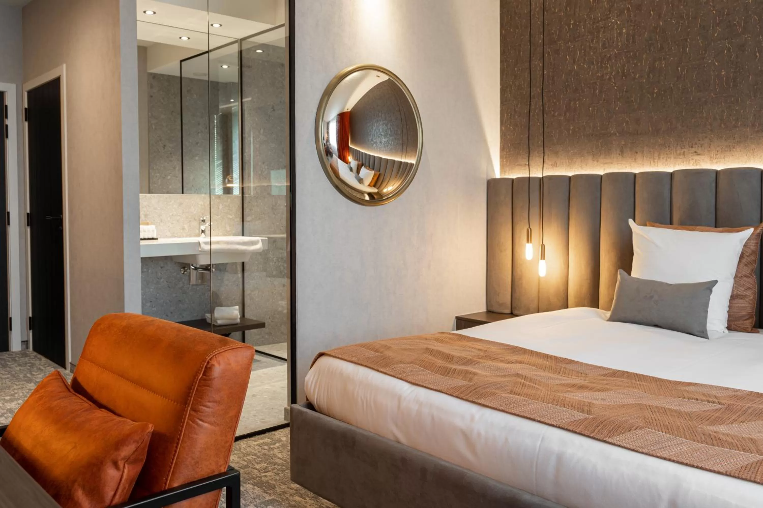 Bedroom, Bed in Van der Valk Hotel Mons Congres & Spa