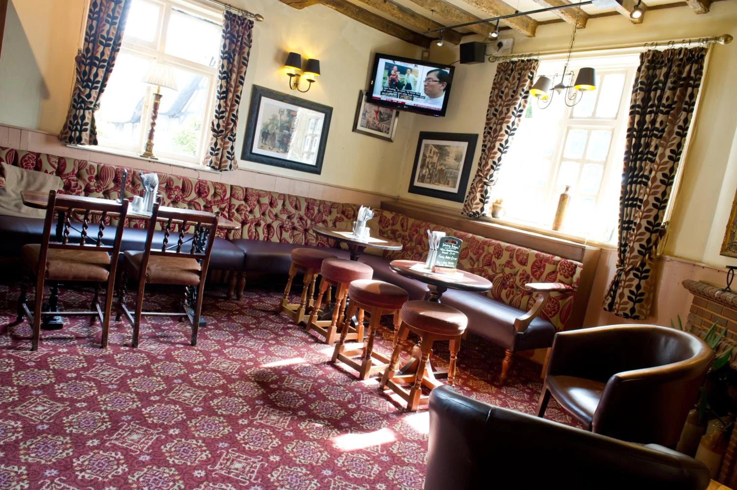 Restaurant/places to eat in The Dun Cow by Innkeeper's Collection