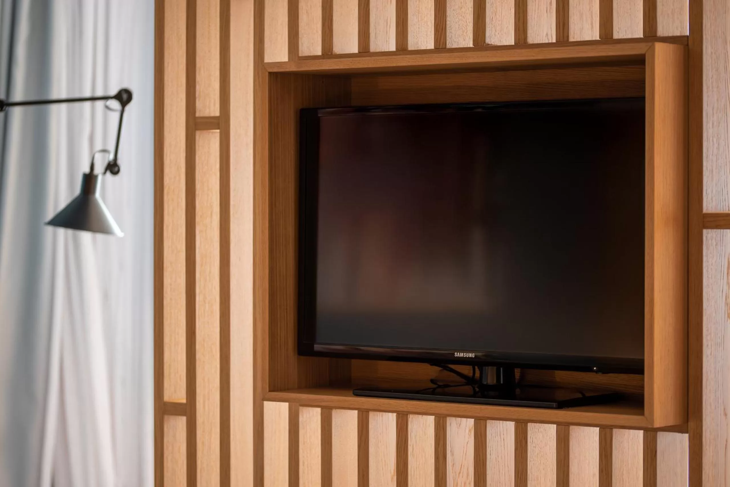 TV and multimedia in Heliotrope Hotels