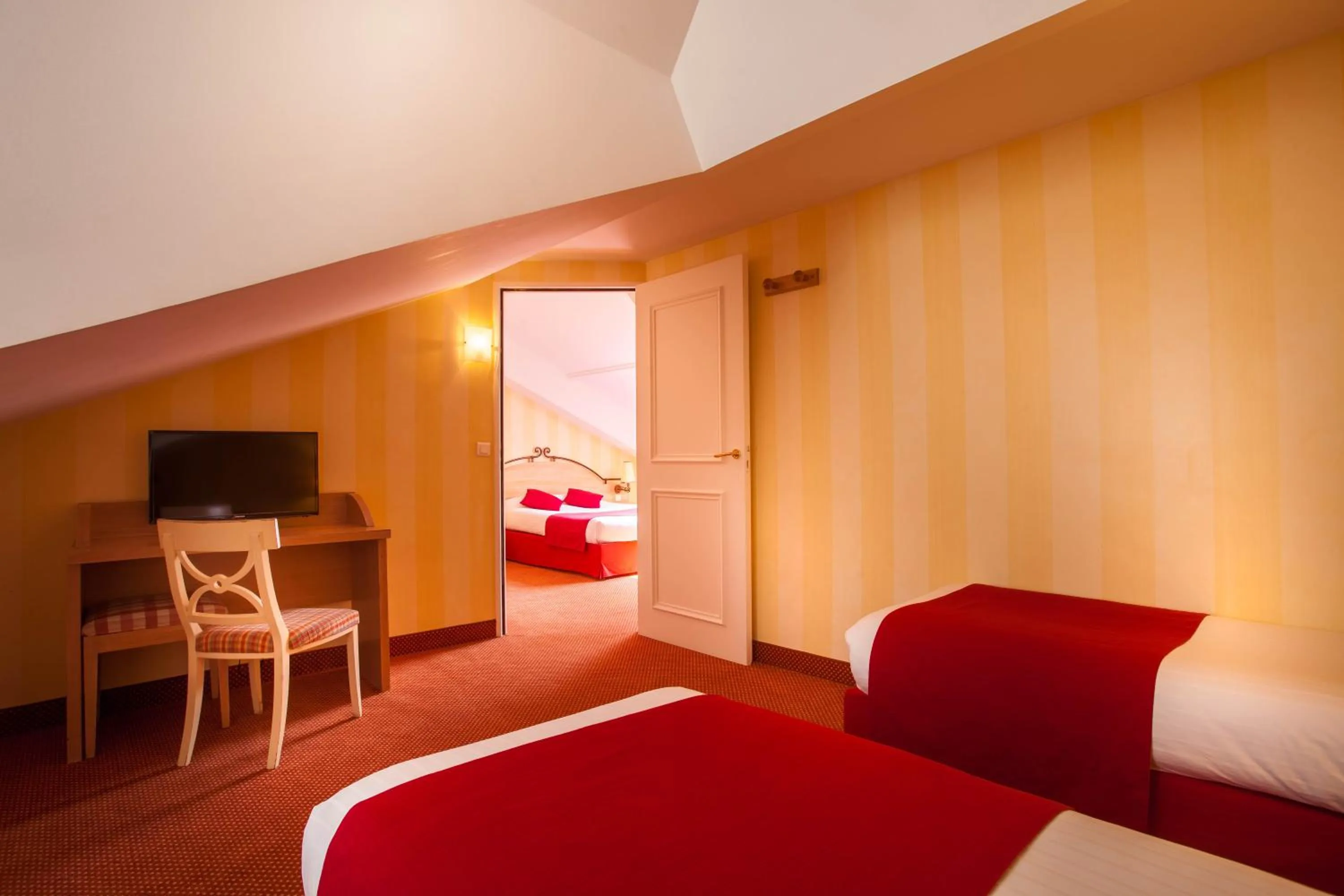 Bed in Hotel Delambre