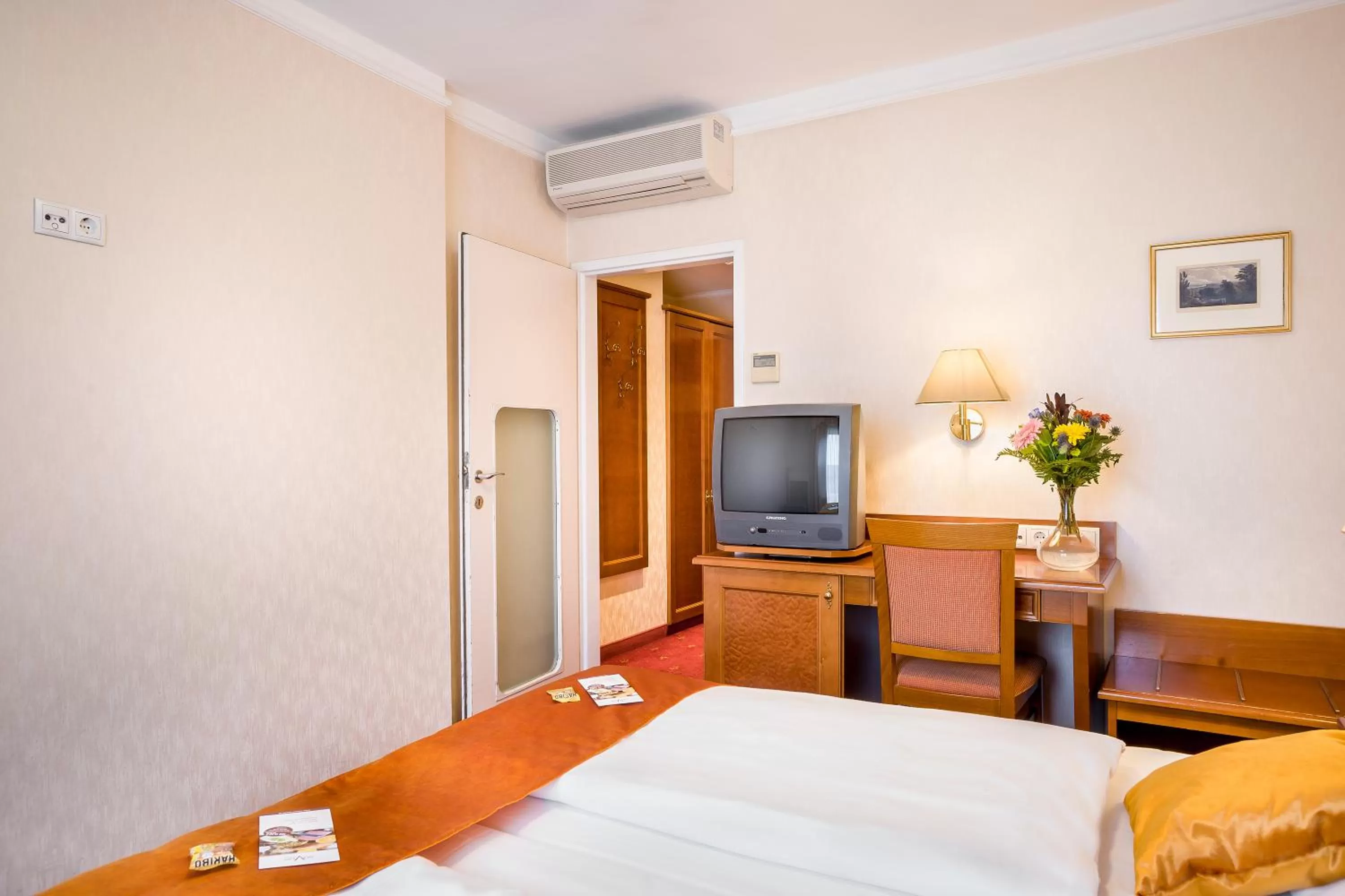 Standard Double or Twin Room in Novum Hotel Prinz Eugen Hauptbahnhof