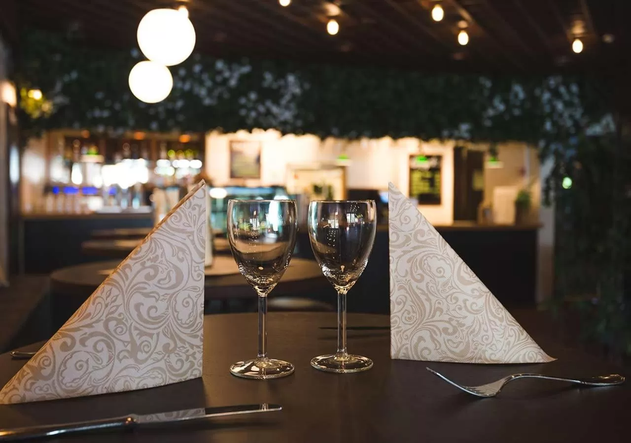 Restaurant/places to eat in Hotel Bellevue