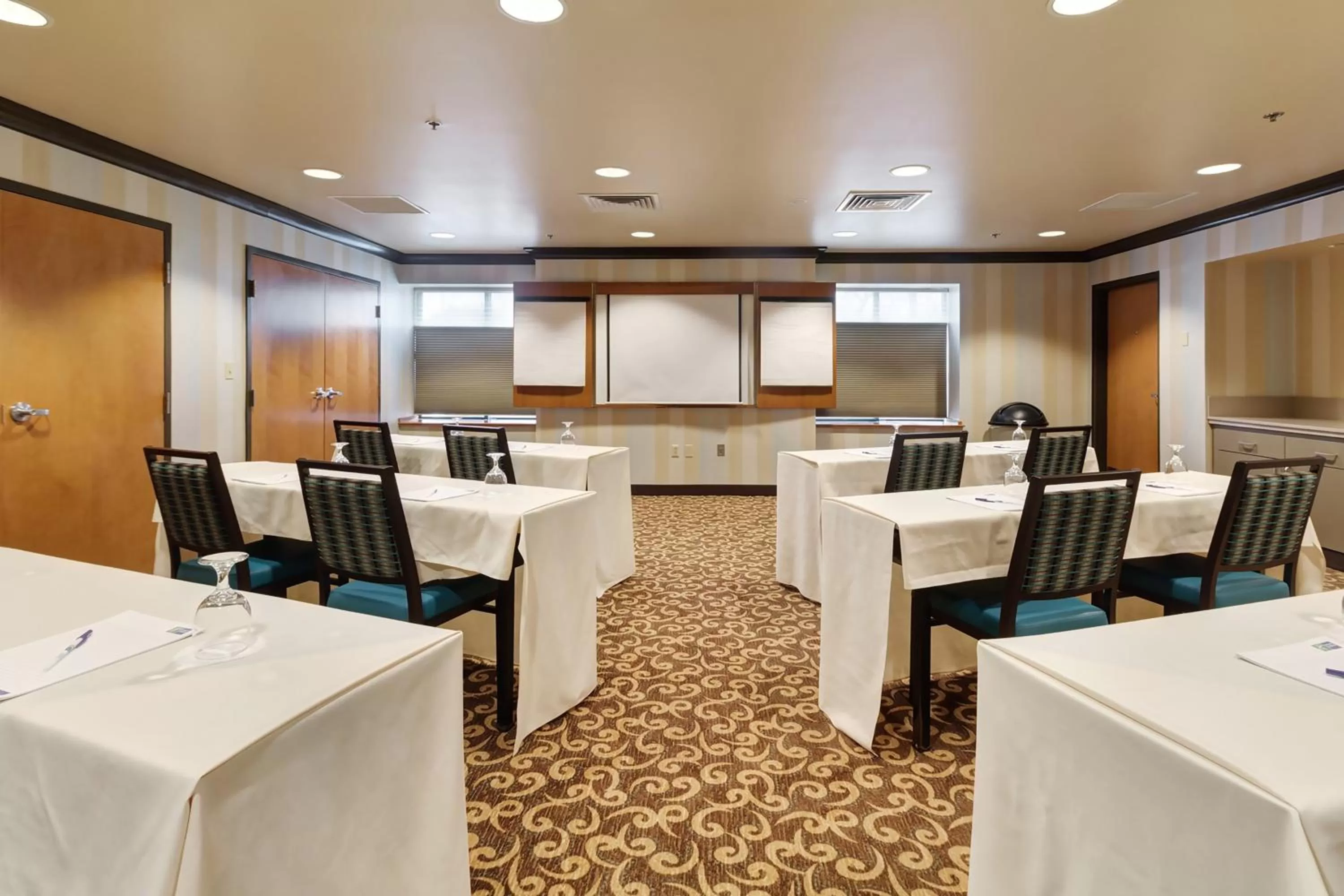 Meeting/conference room in Holiday Inn Express Hotel & Suites Warwick-Providence Airport by IHG