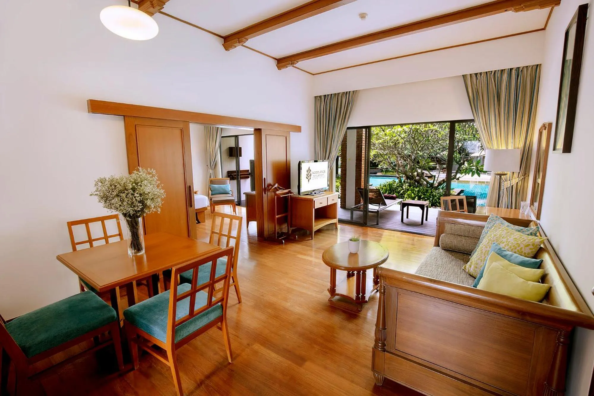 Living room in Woodlands Hotel and Resort Pattaya