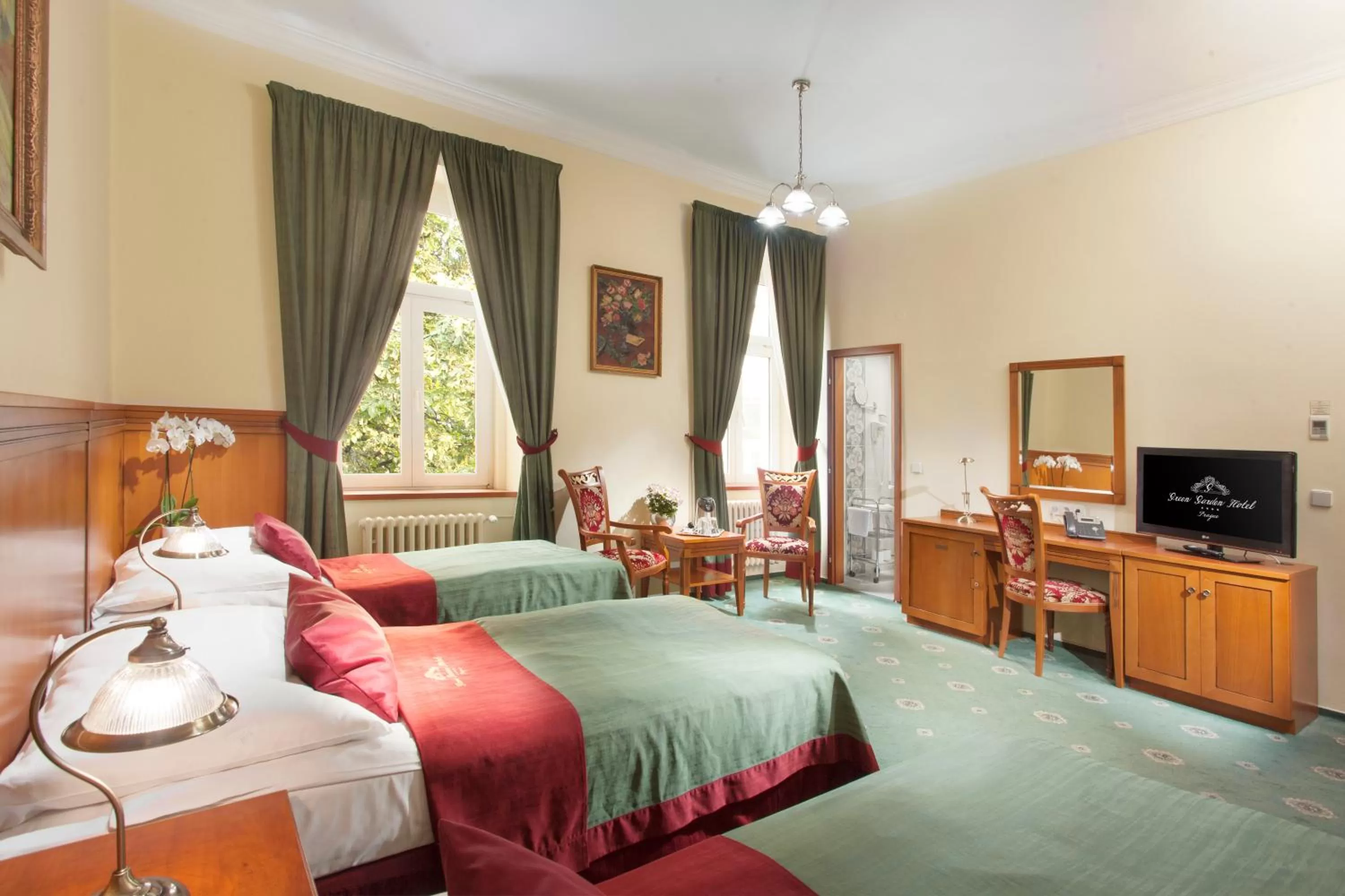 Photo of the whole room, Bed in Green Garden Hotel
