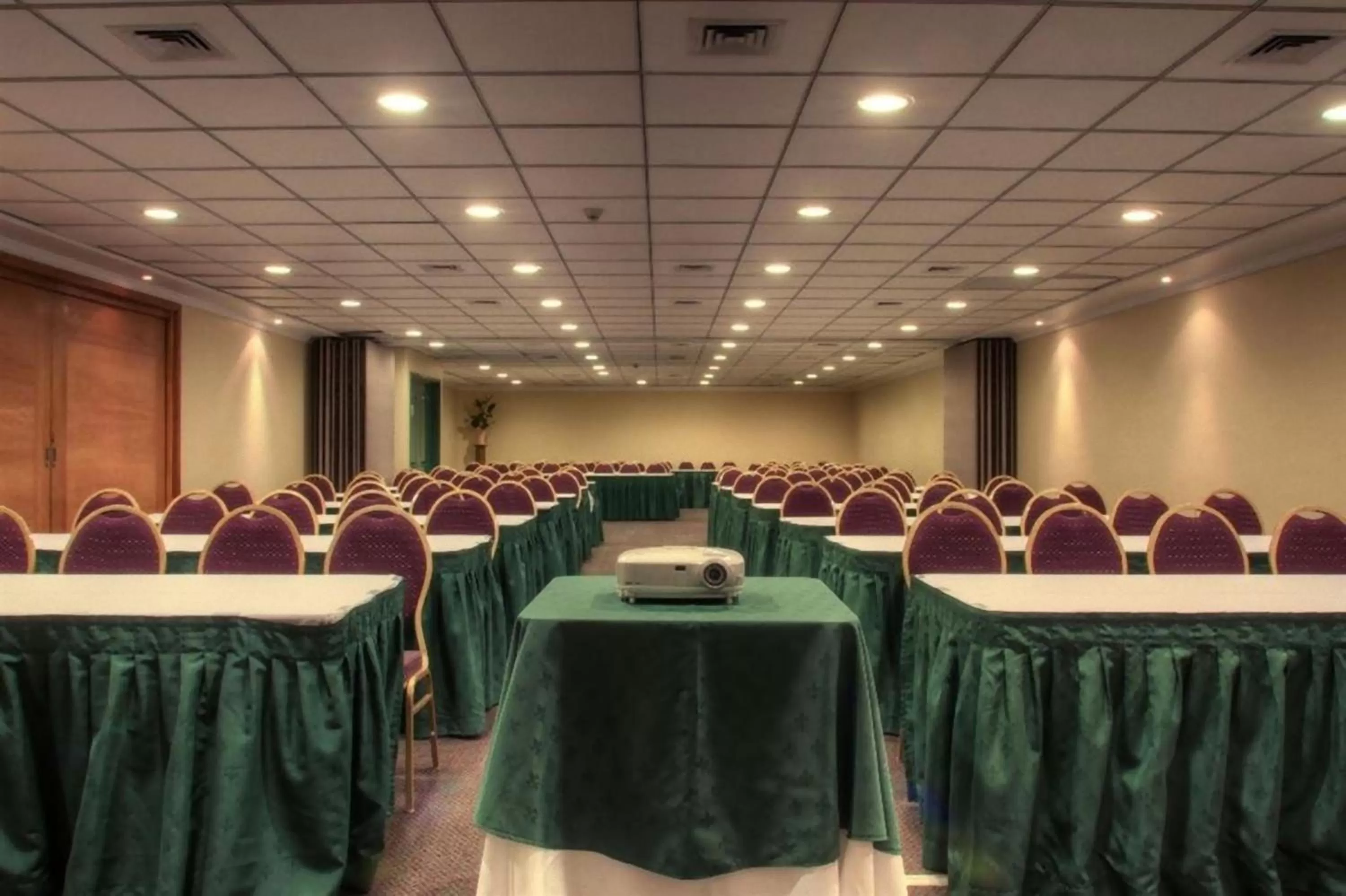 Meeting/conference room in Hotel Diego de Almagro Aeropuerto