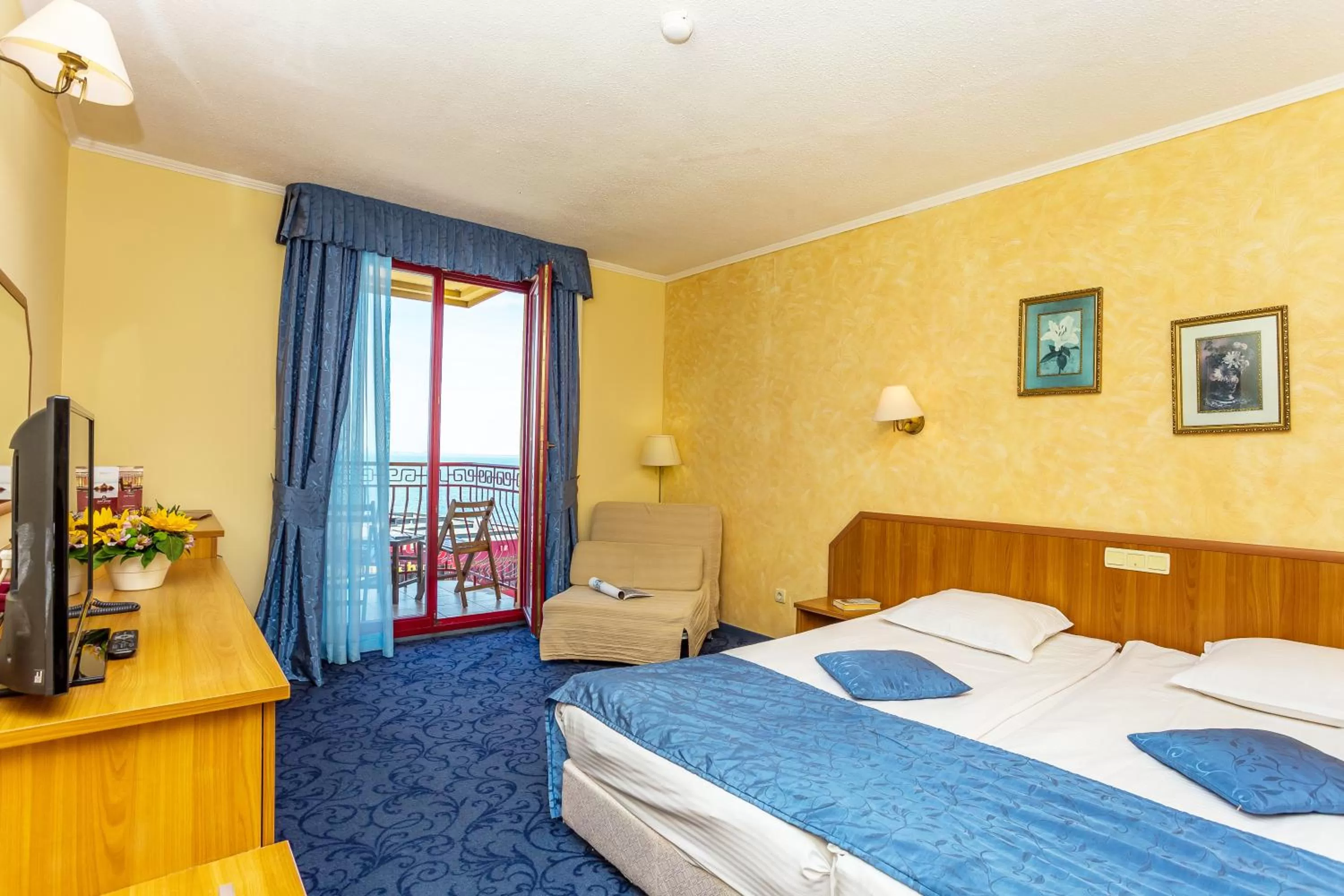 Photo of the whole room, Bed in Saint George Hotel & Medical Spa