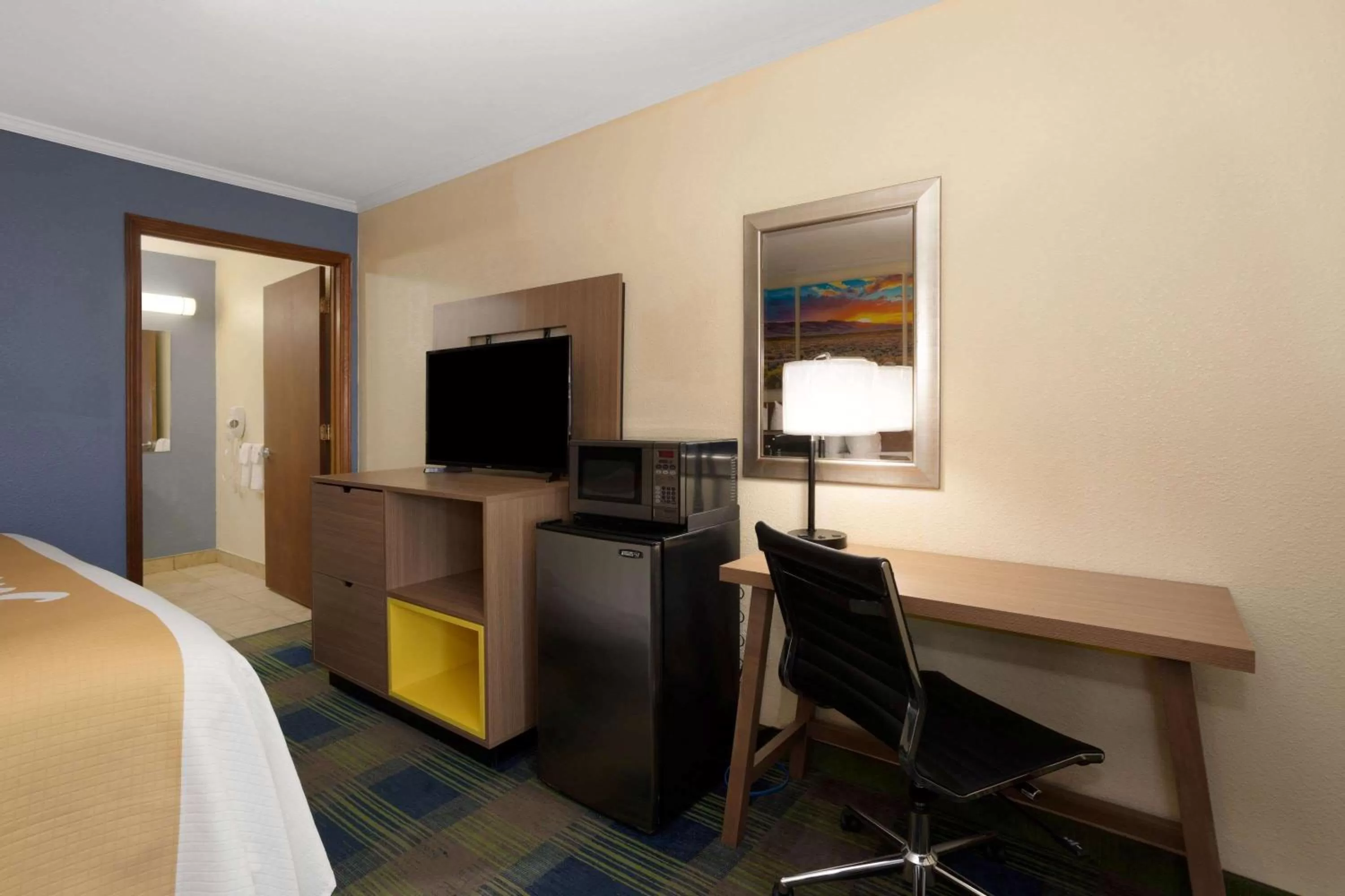 Photo of the whole room, Bed in Days Inn by Wyndham Alamogordo White Sands