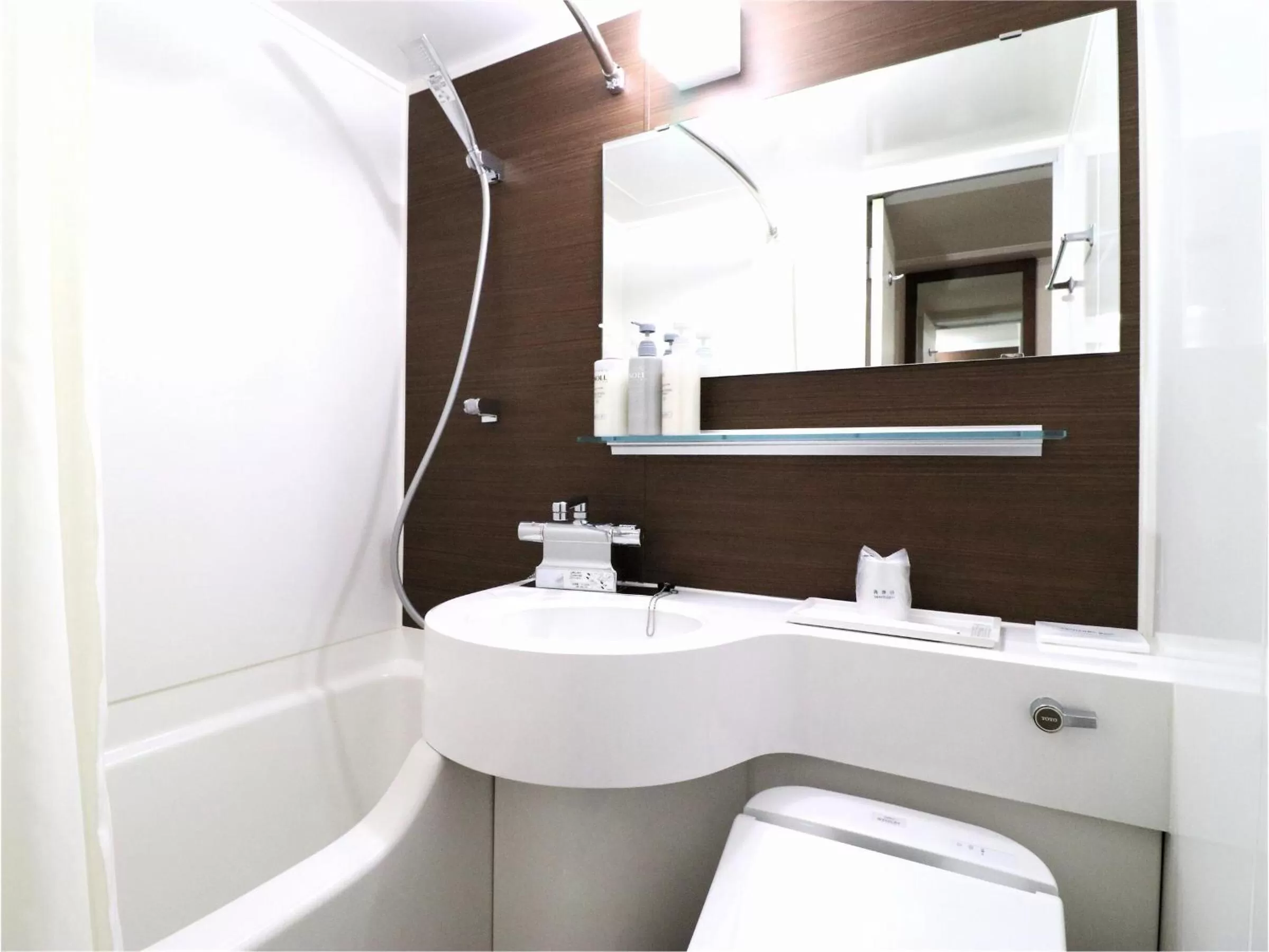 Shower in Central Hotel Okayama