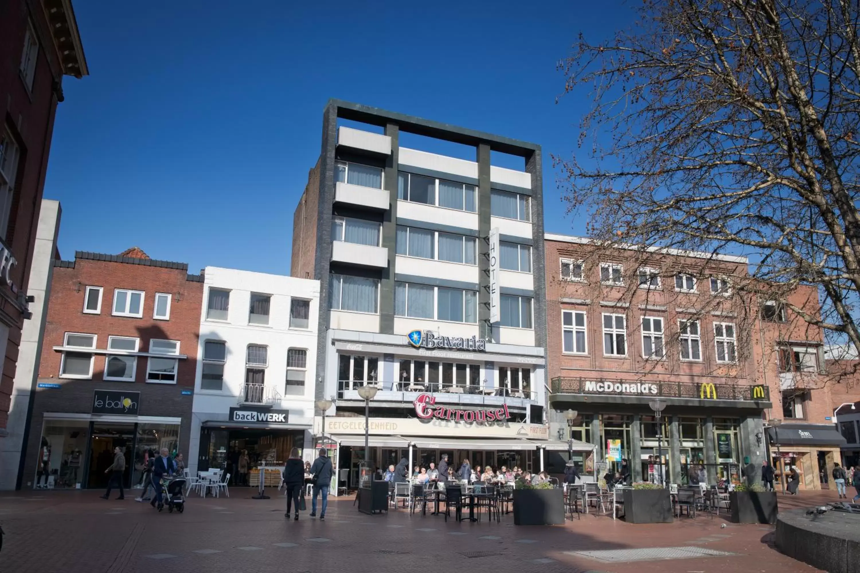 Property Building in Crown Inn Property Building in Crown Inn