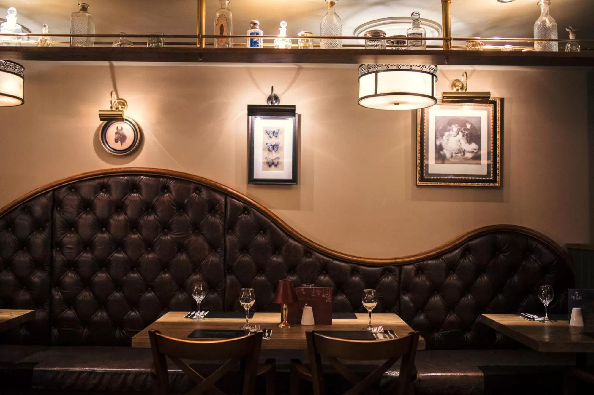 Restaurant/places to eat in Busby Hotel