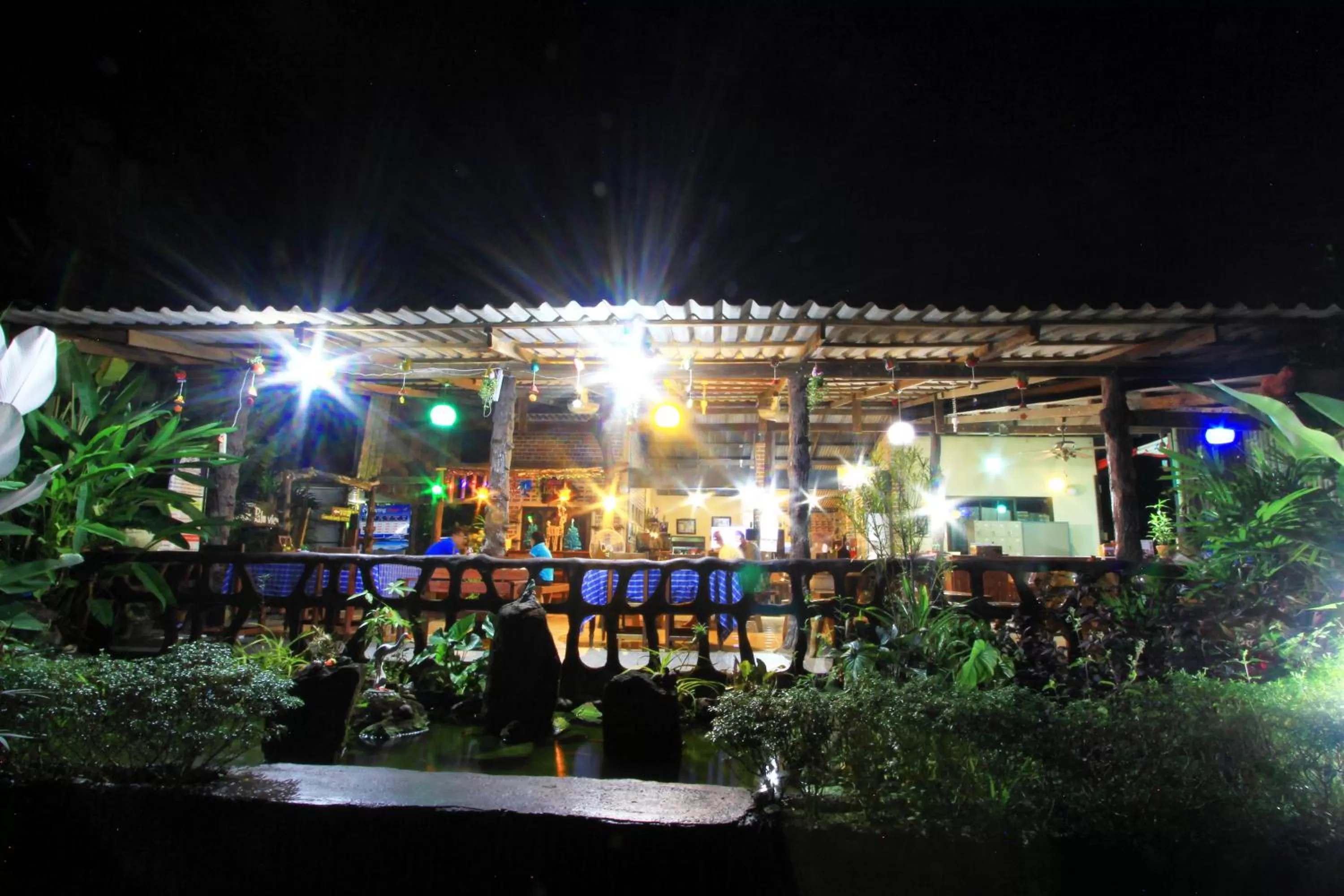 Evening entertainment in Khao Sok Palmview Resort
